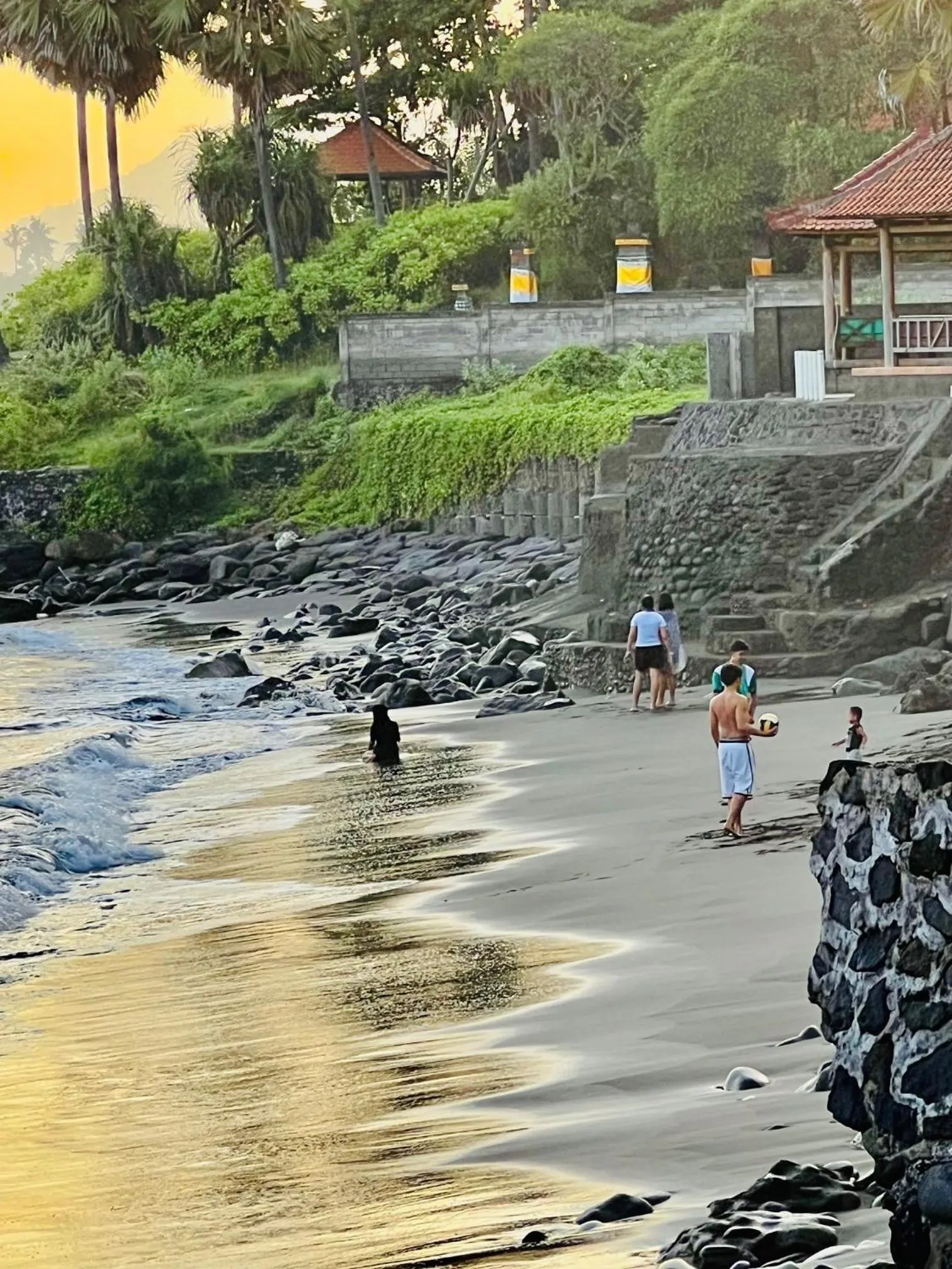 Beach in The Palms - Seraya Shores Retreat Bali