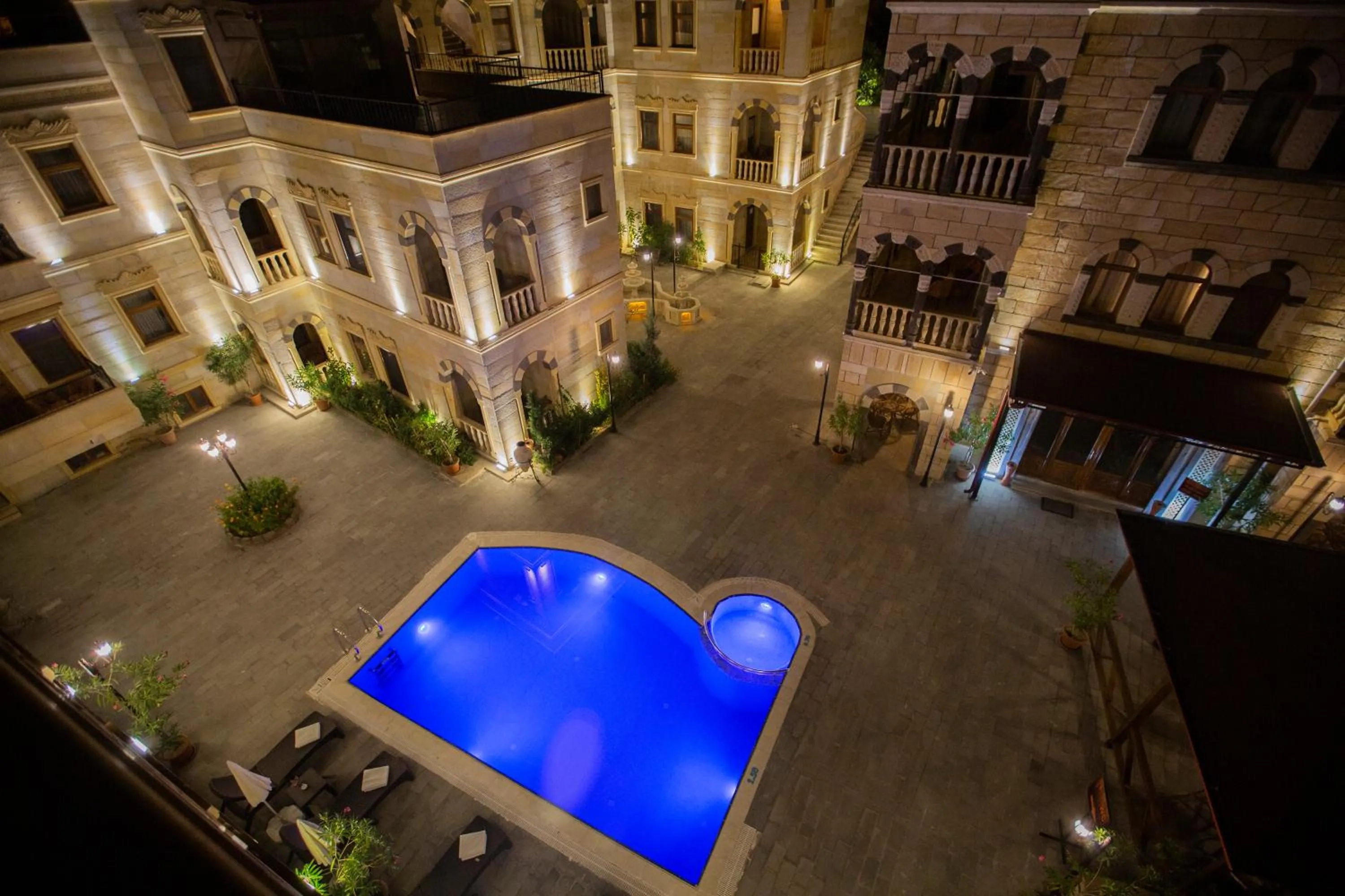 Inner courtyard view in Göreme Reva Hotel