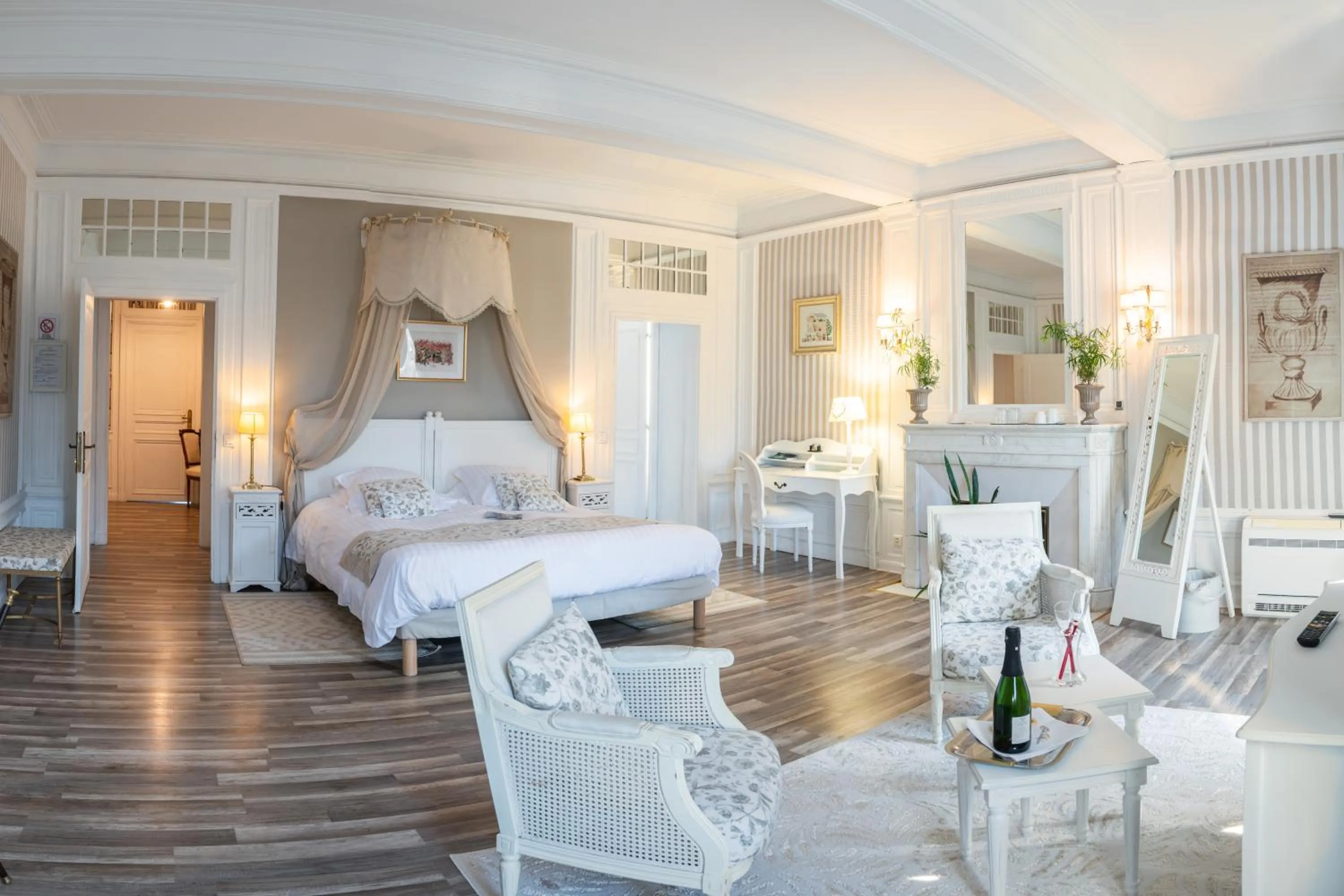 Bed in Maison d'hôtes "Les Jardins de Mazamet"