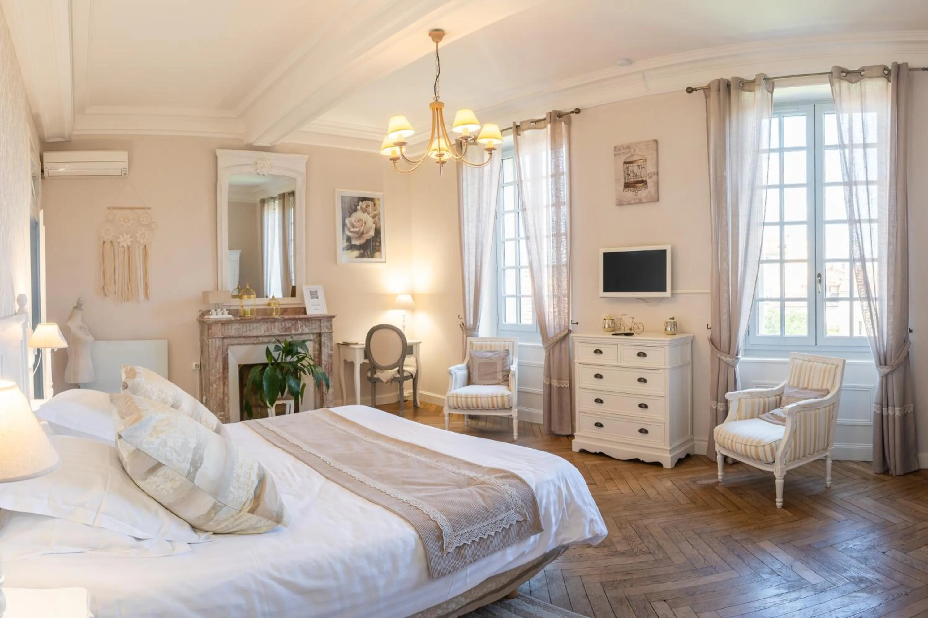 Bed in Maison d'hôtes "Les Jardins de Mazamet"