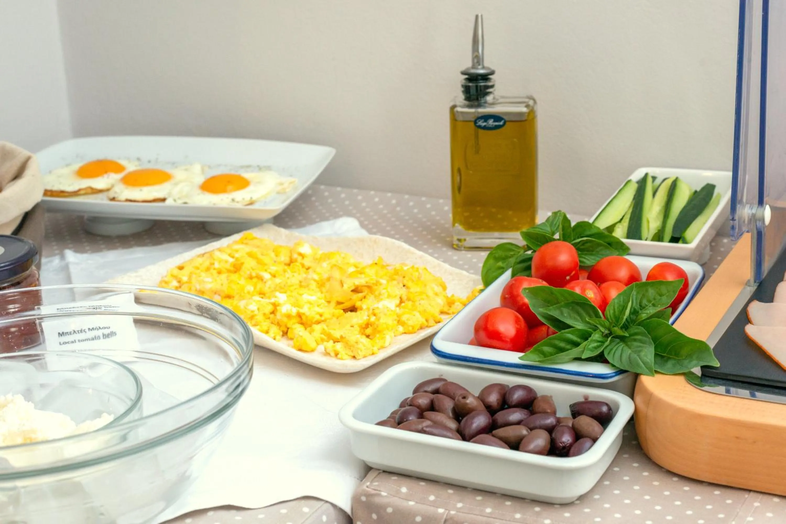 Breakfast in Konstantinos