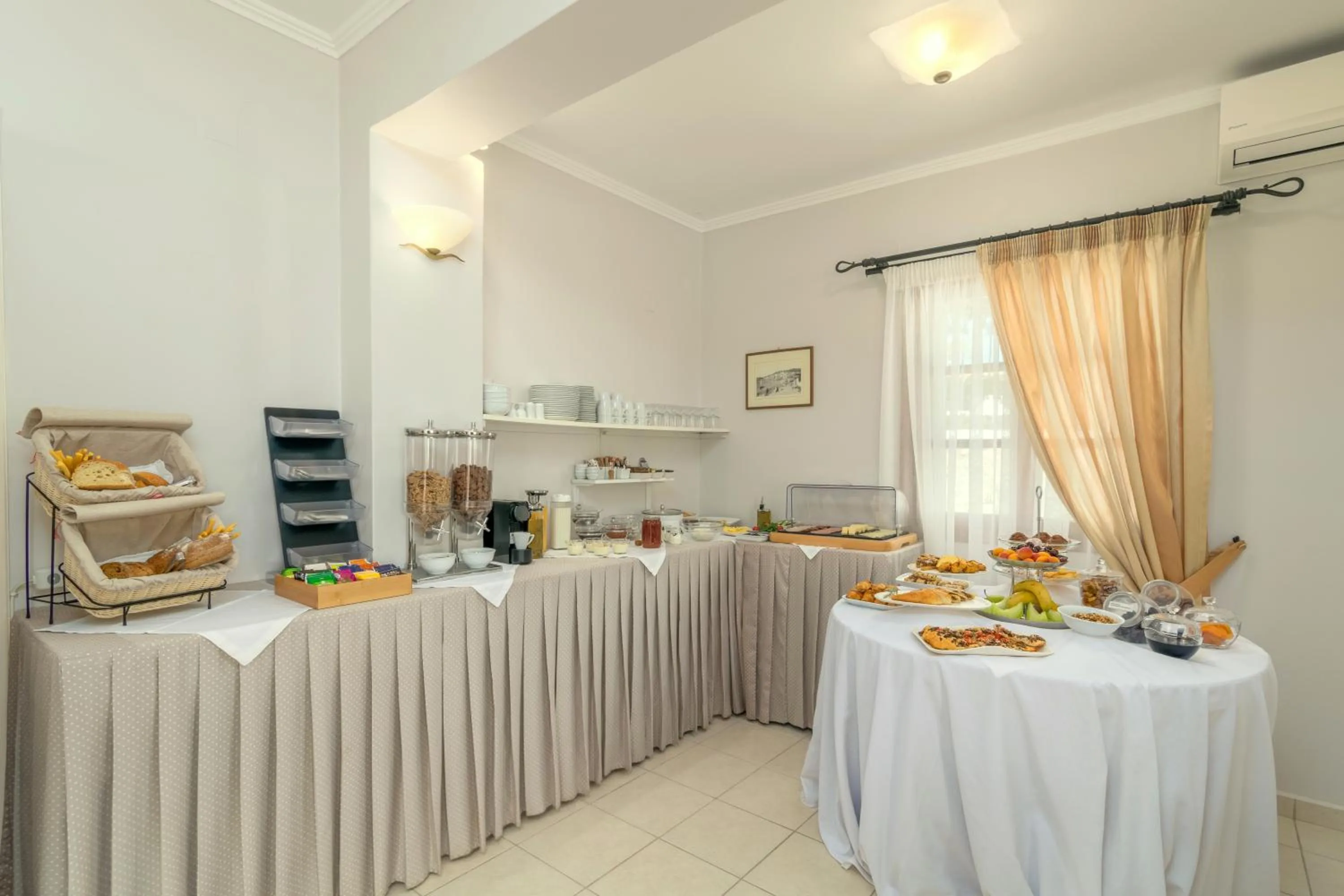 Breakfast in Konstantinos