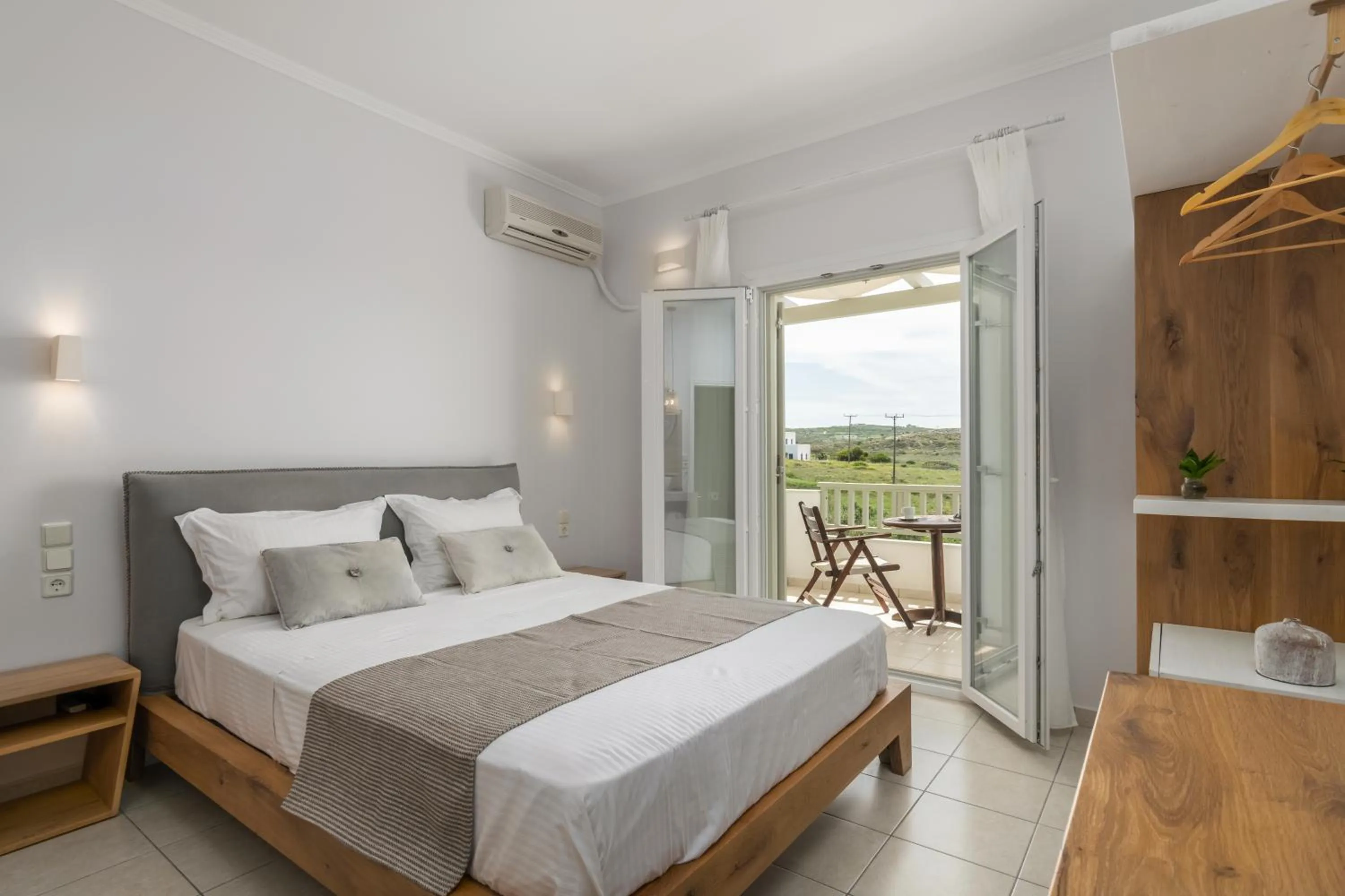 Bedroom, Bed in Konstantinos