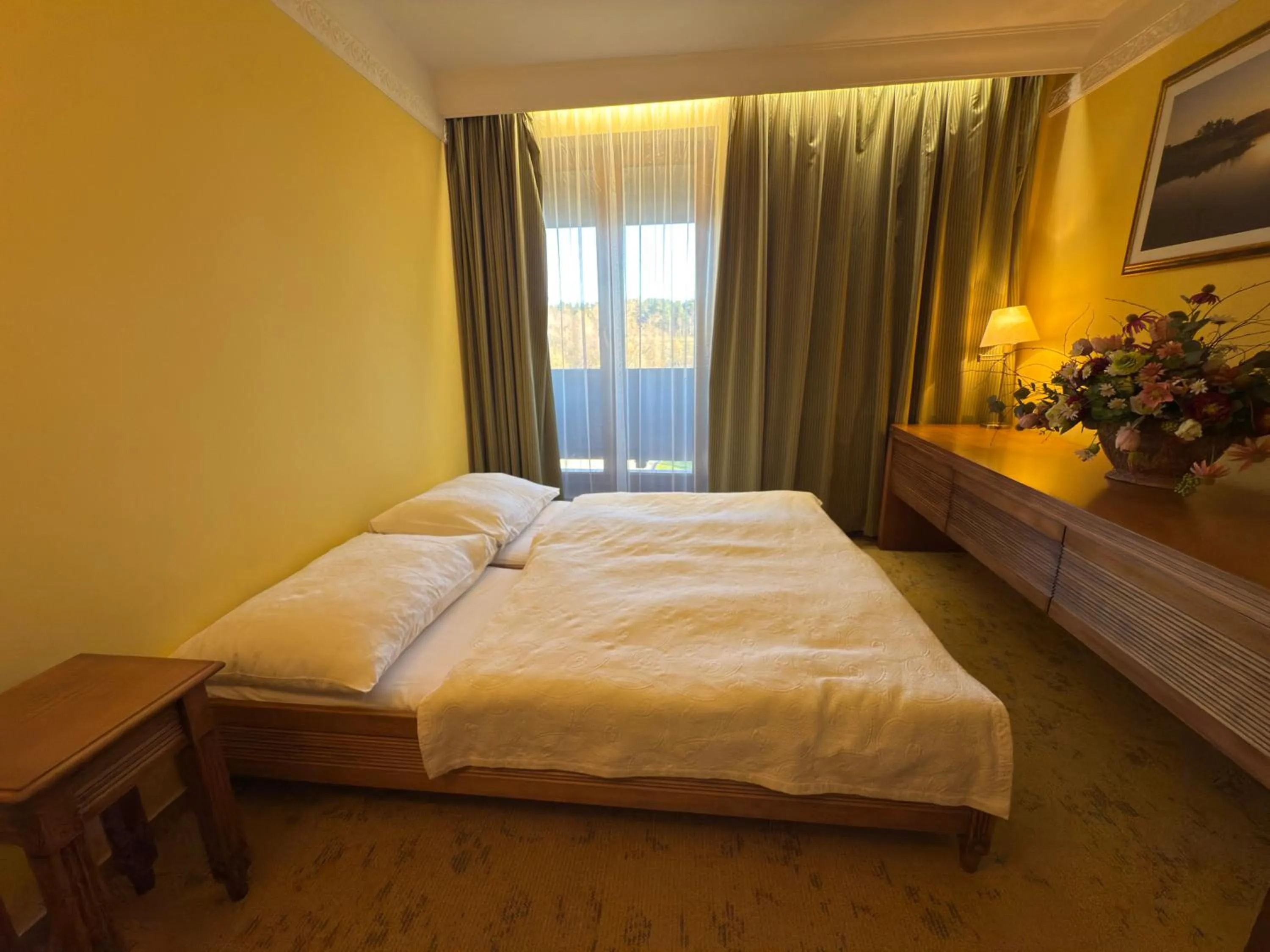 Photo of the whole room, Bed in Hotel International