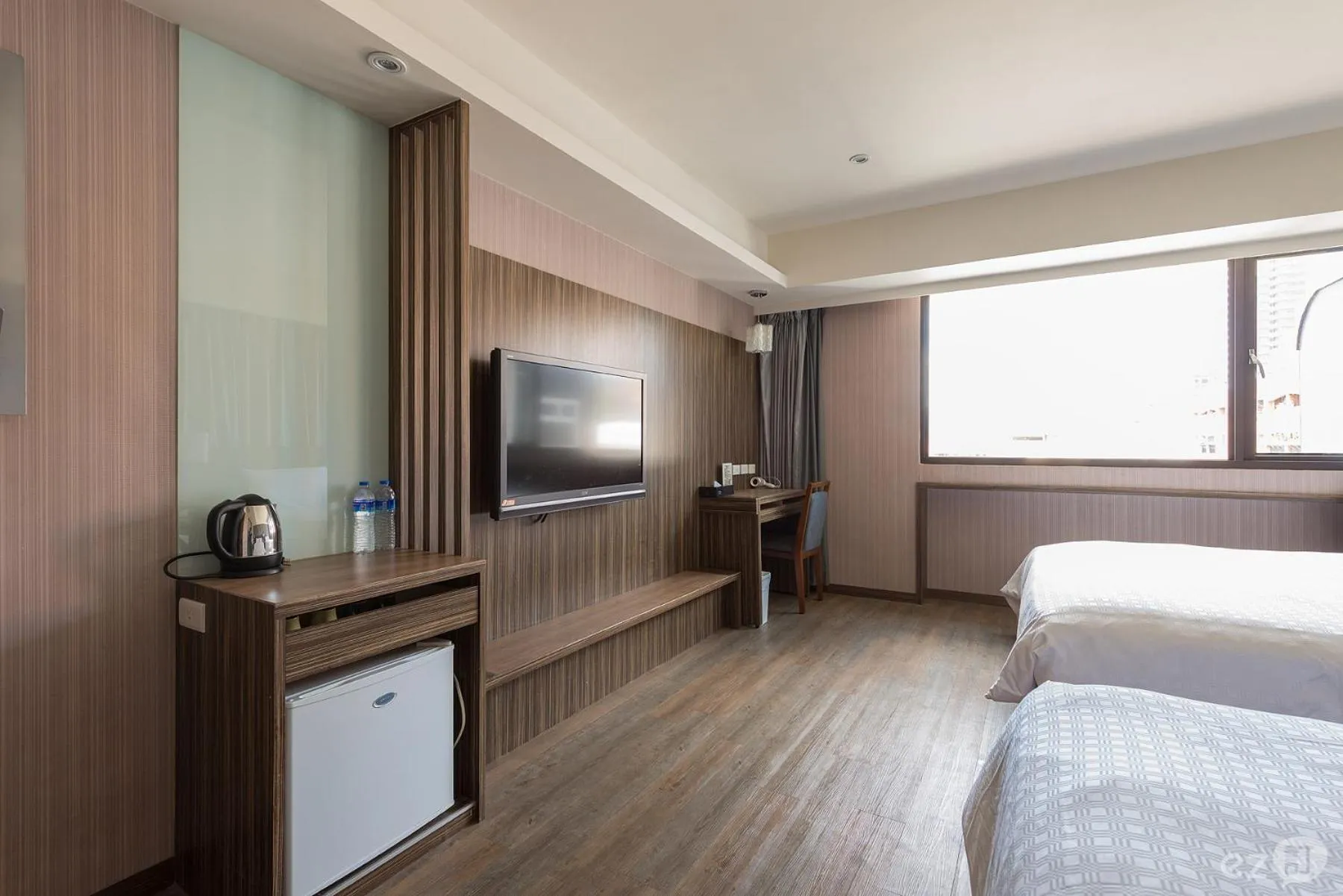 Photo of the whole room, Bed in Paris Business Hotel