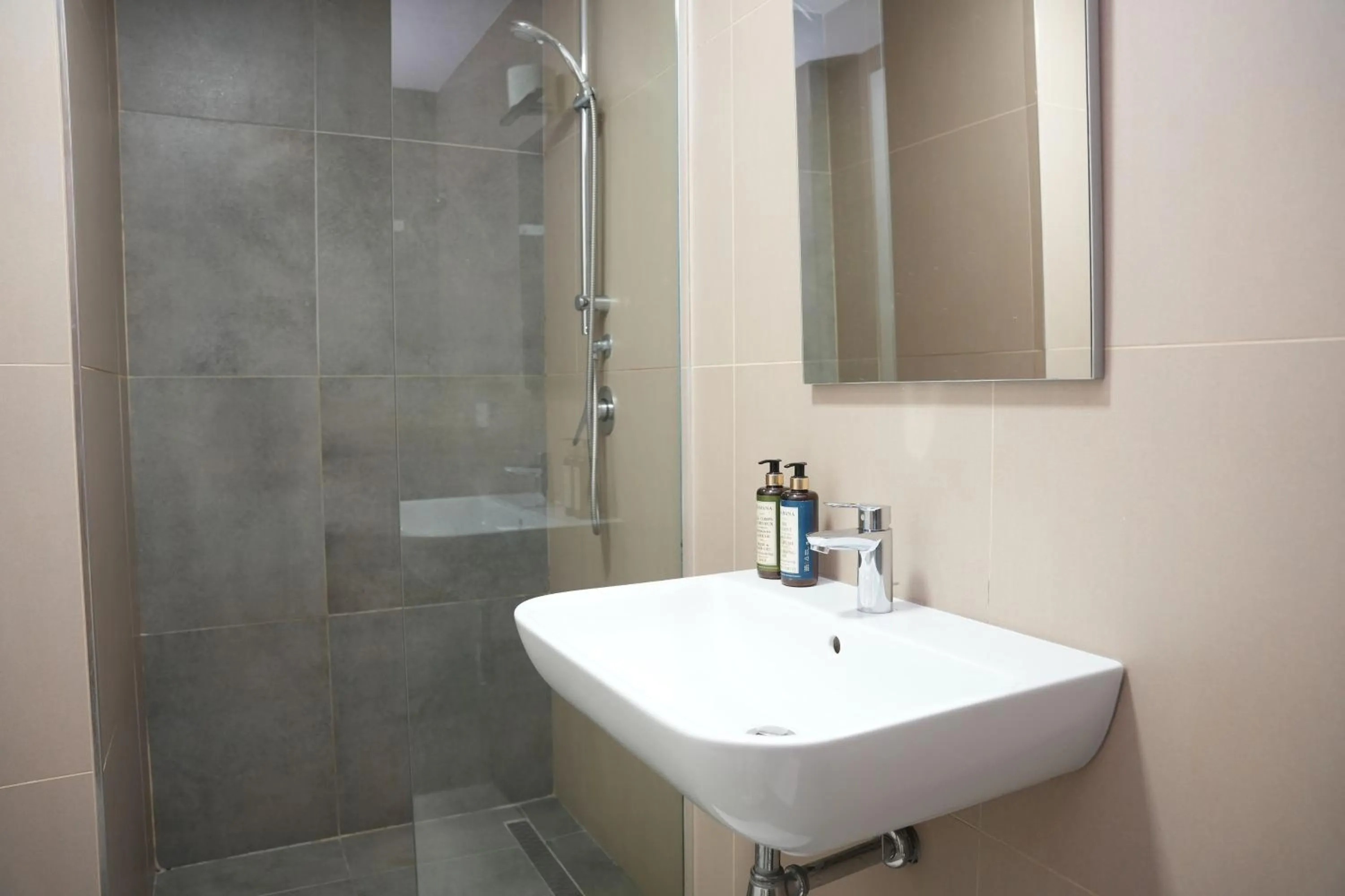 Shower in Rooftop Tirana