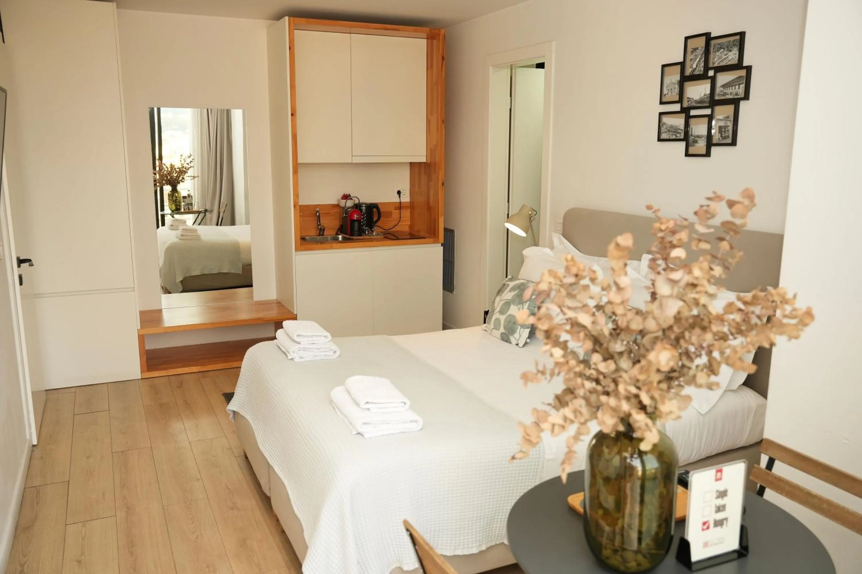 Kitchen or kitchenette, Bed in Rooftop Tirana