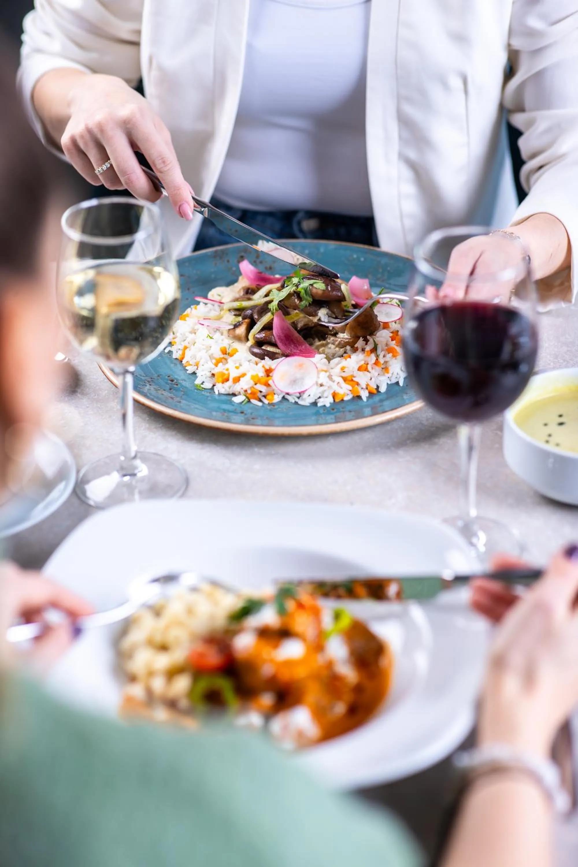 Restaurant/places to eat in Expo Tower by Mellow Mood Hotels