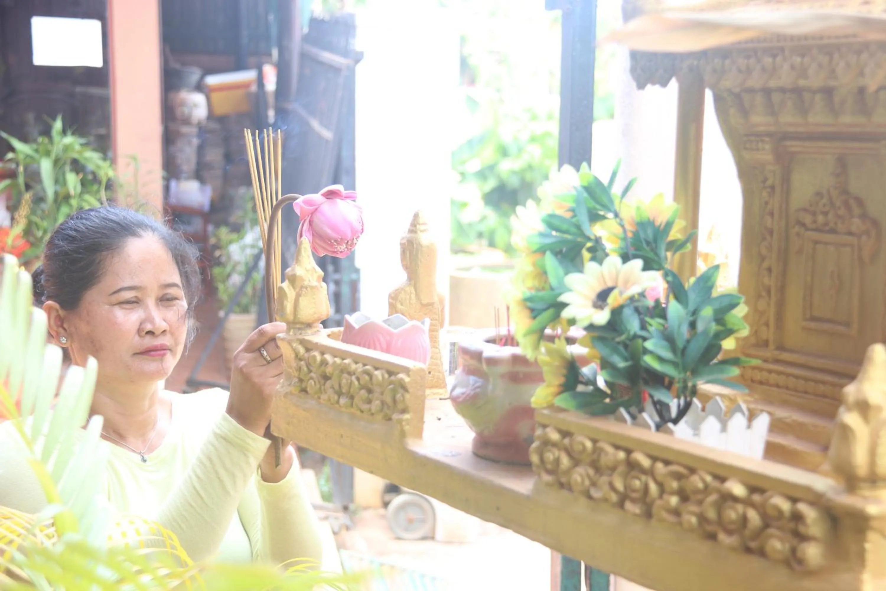 People in Shining Angkor Apartment Hotel