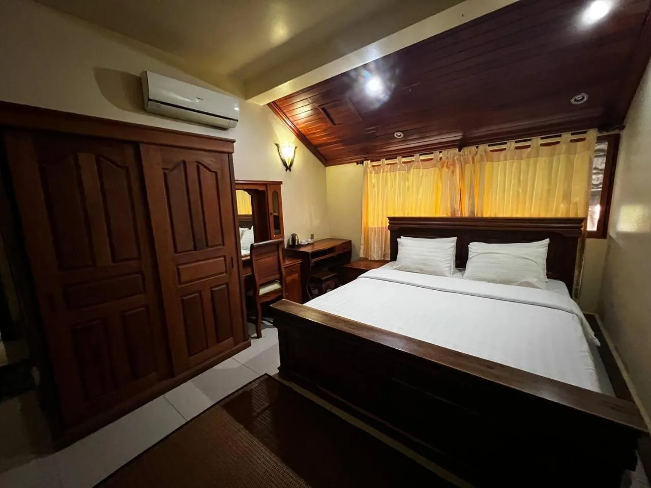 Property building, Bed in Shining Angkor Apartment Hotel