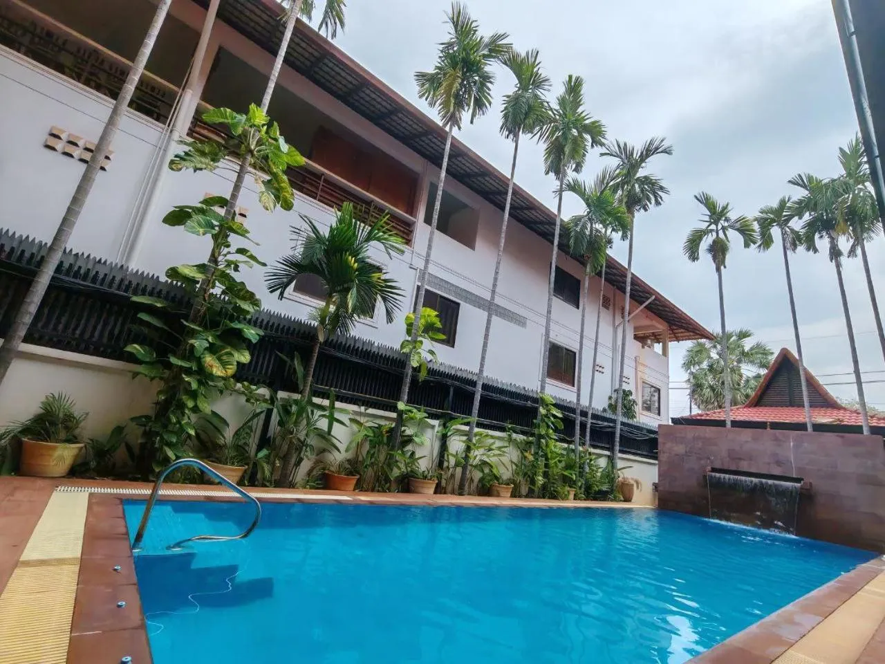 Swimming pool in Shining Angkor Apartment Hotel