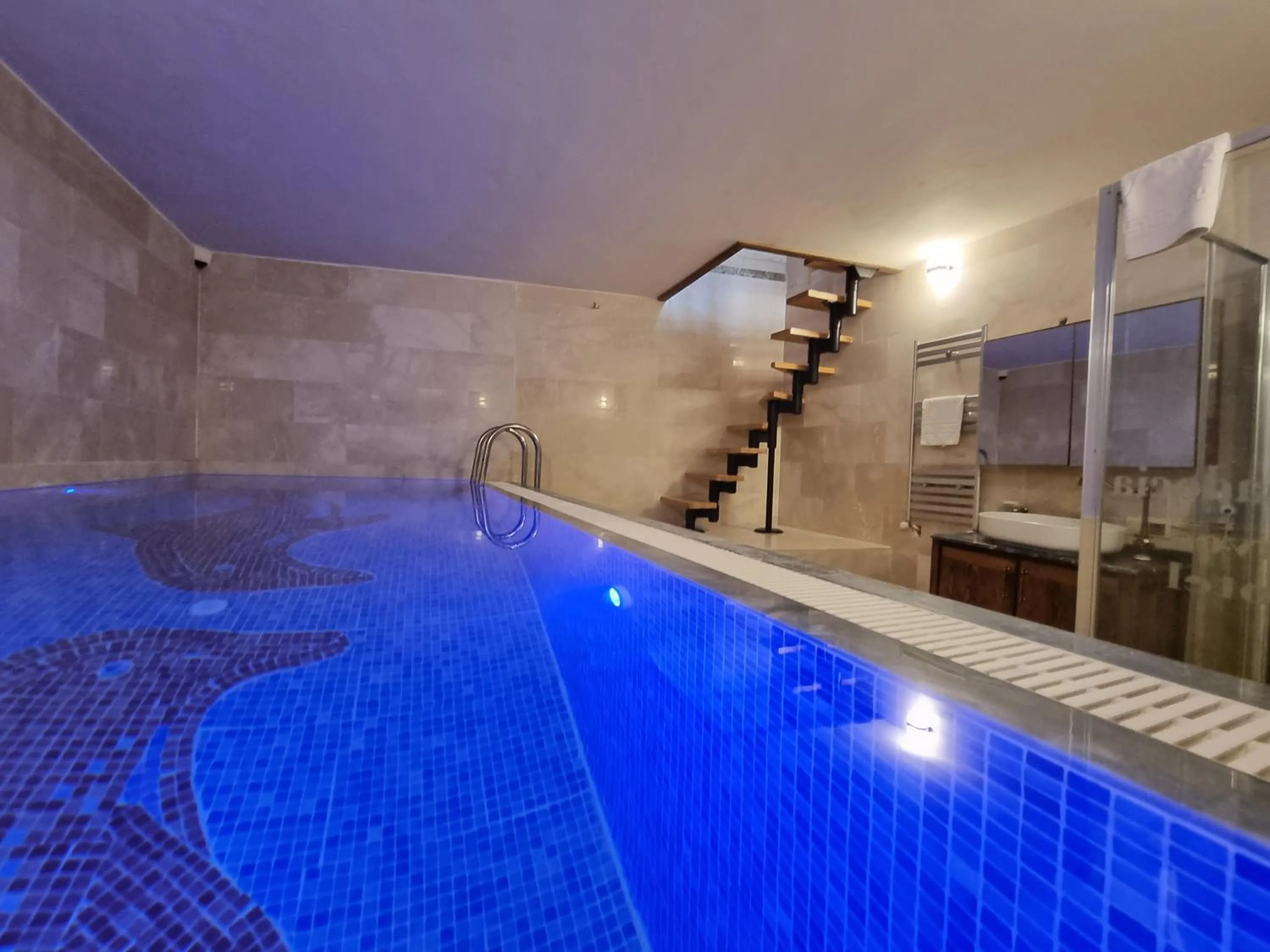 Swimming pool in Cappadocia Caves Hotel