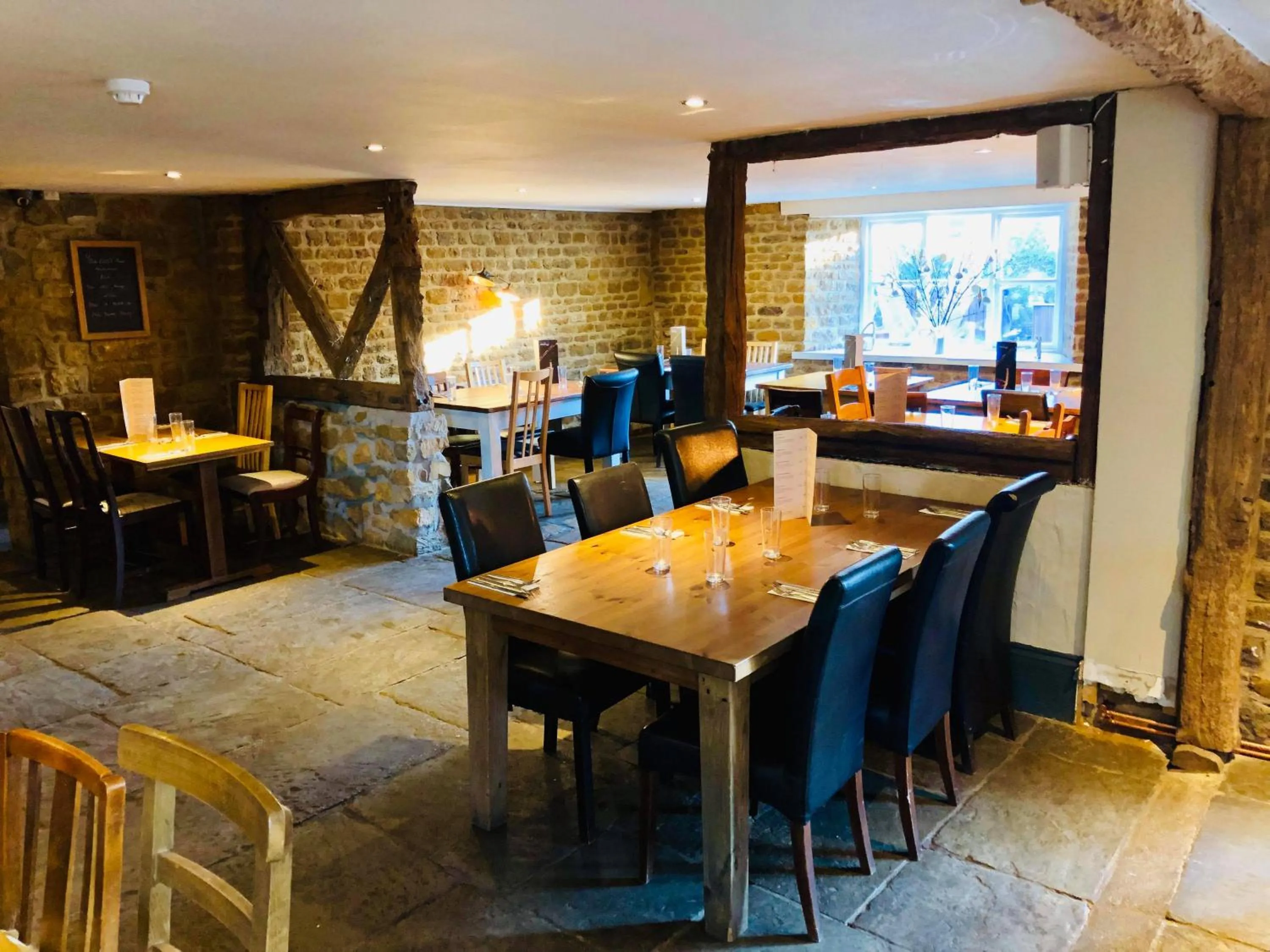 Lounge or bar in The Hollybush Inn and B&B