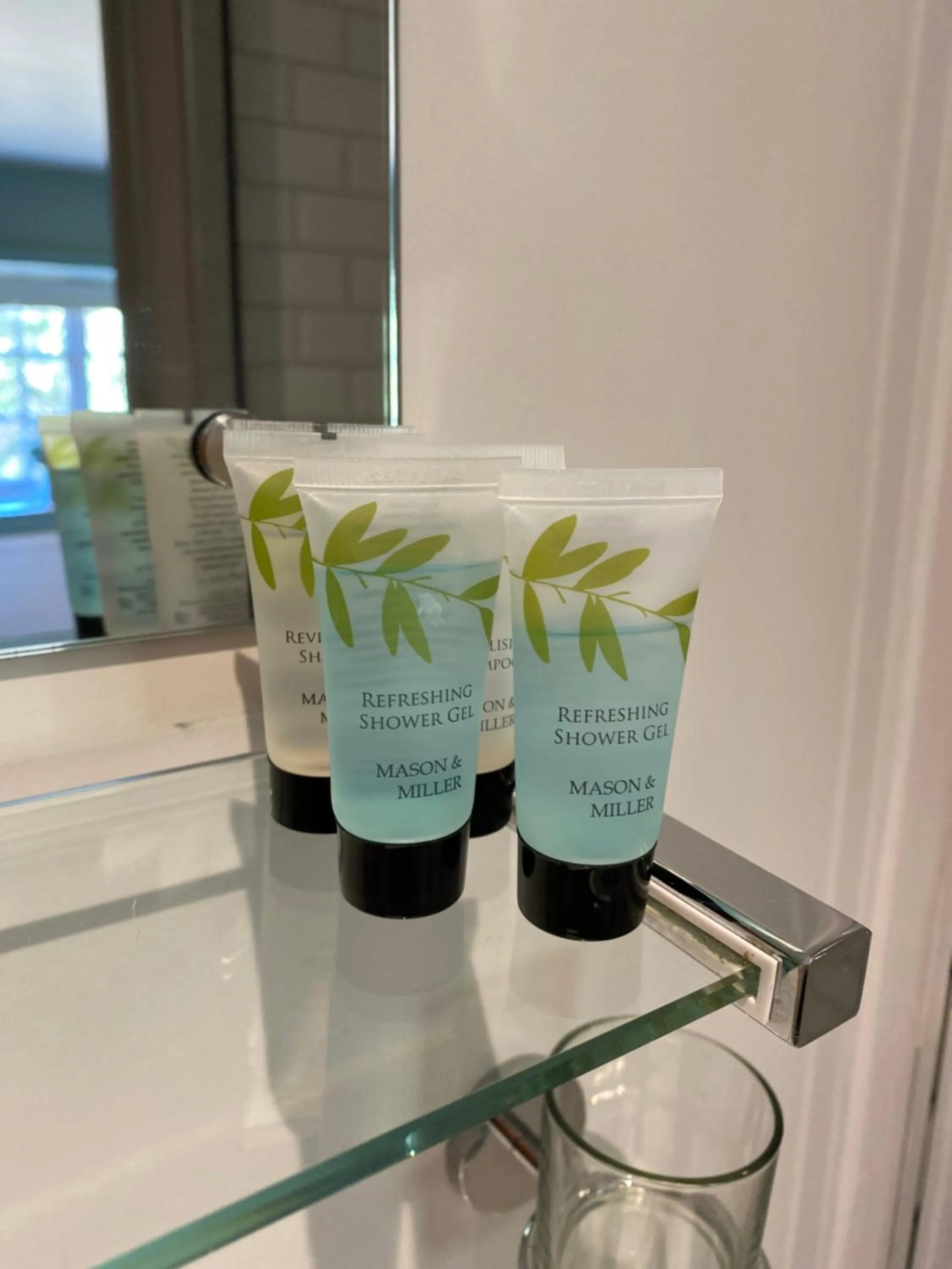 Bathroom in The Hollybush Inn and B&B