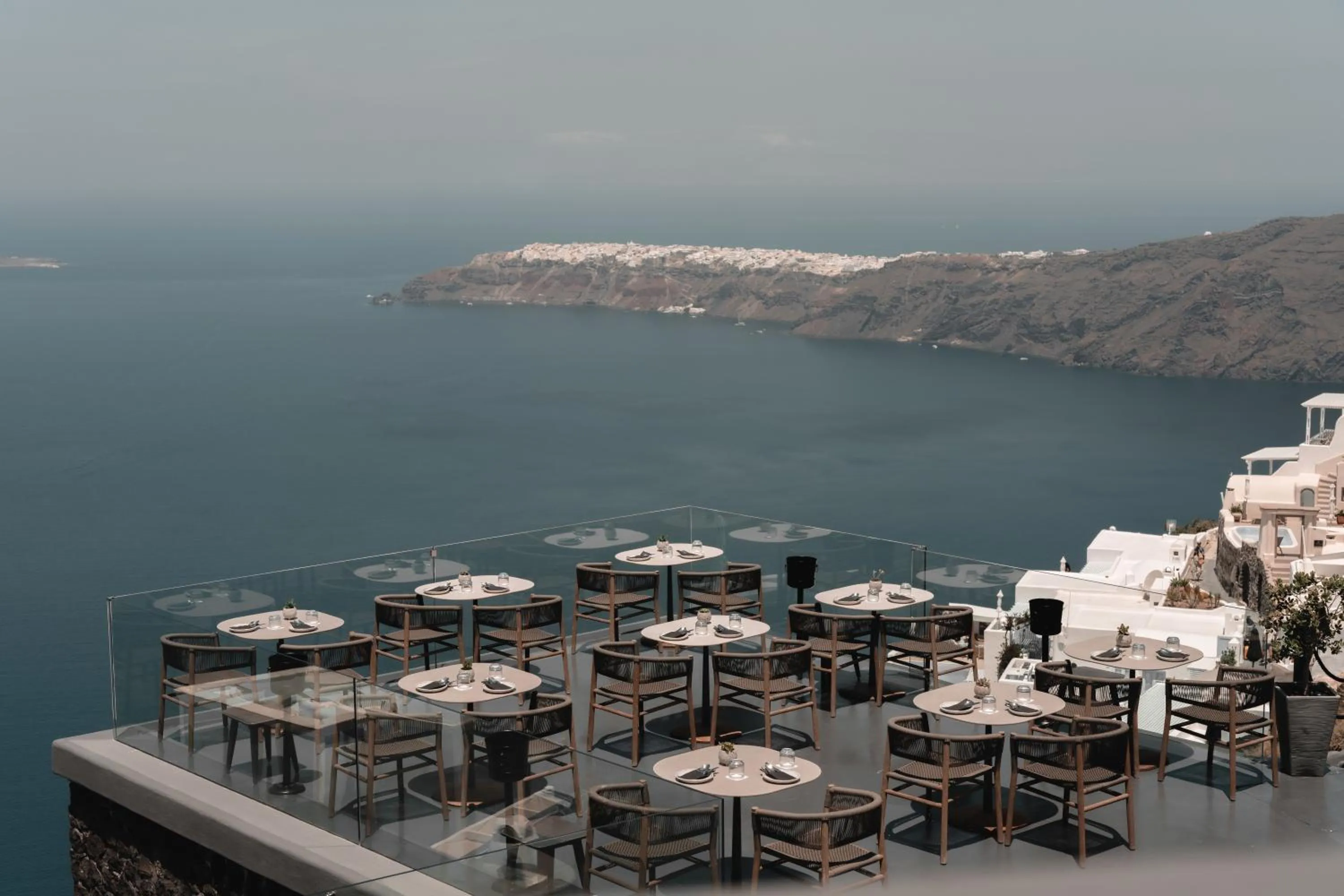 Lunch in Kivotos Santorini - Preferred Hotels & Resorts