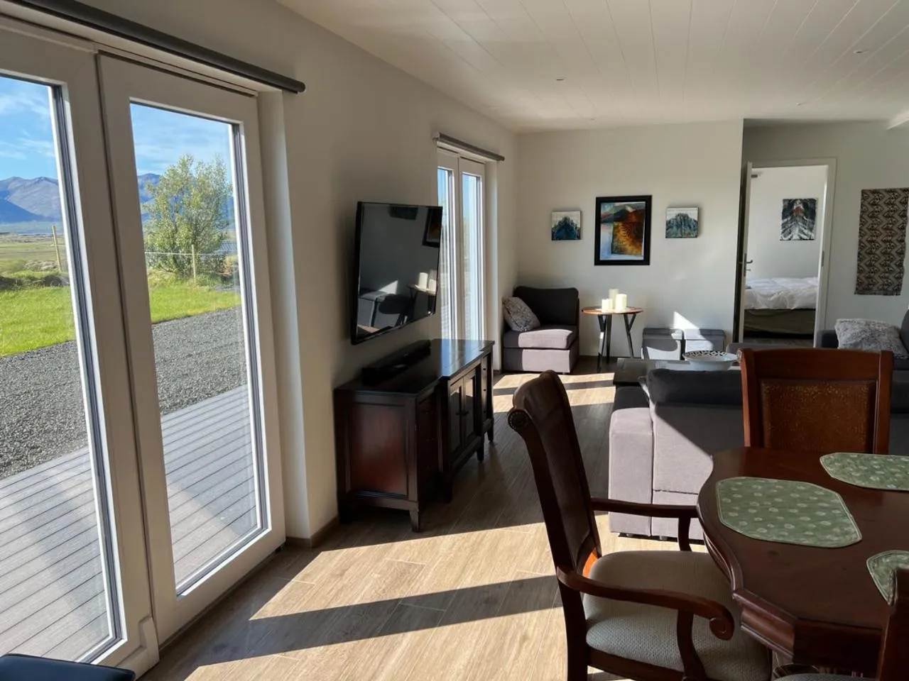 TV and multimedia in Lækjarkot Rooms and Cottages with Kitchen