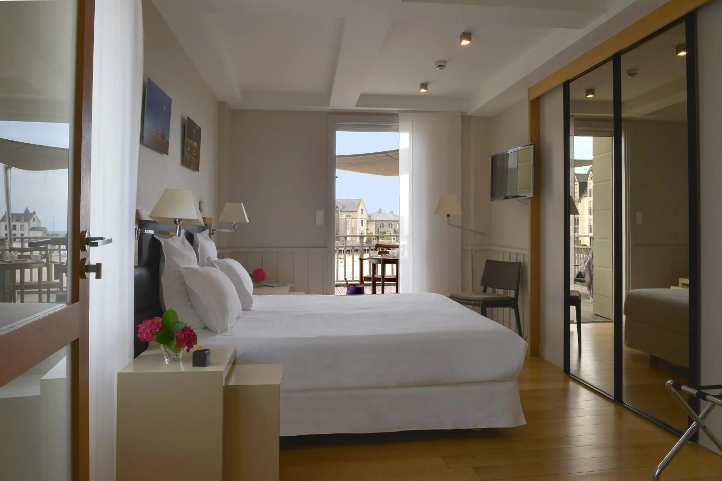 Bed in Grand Hotel de L'Océan