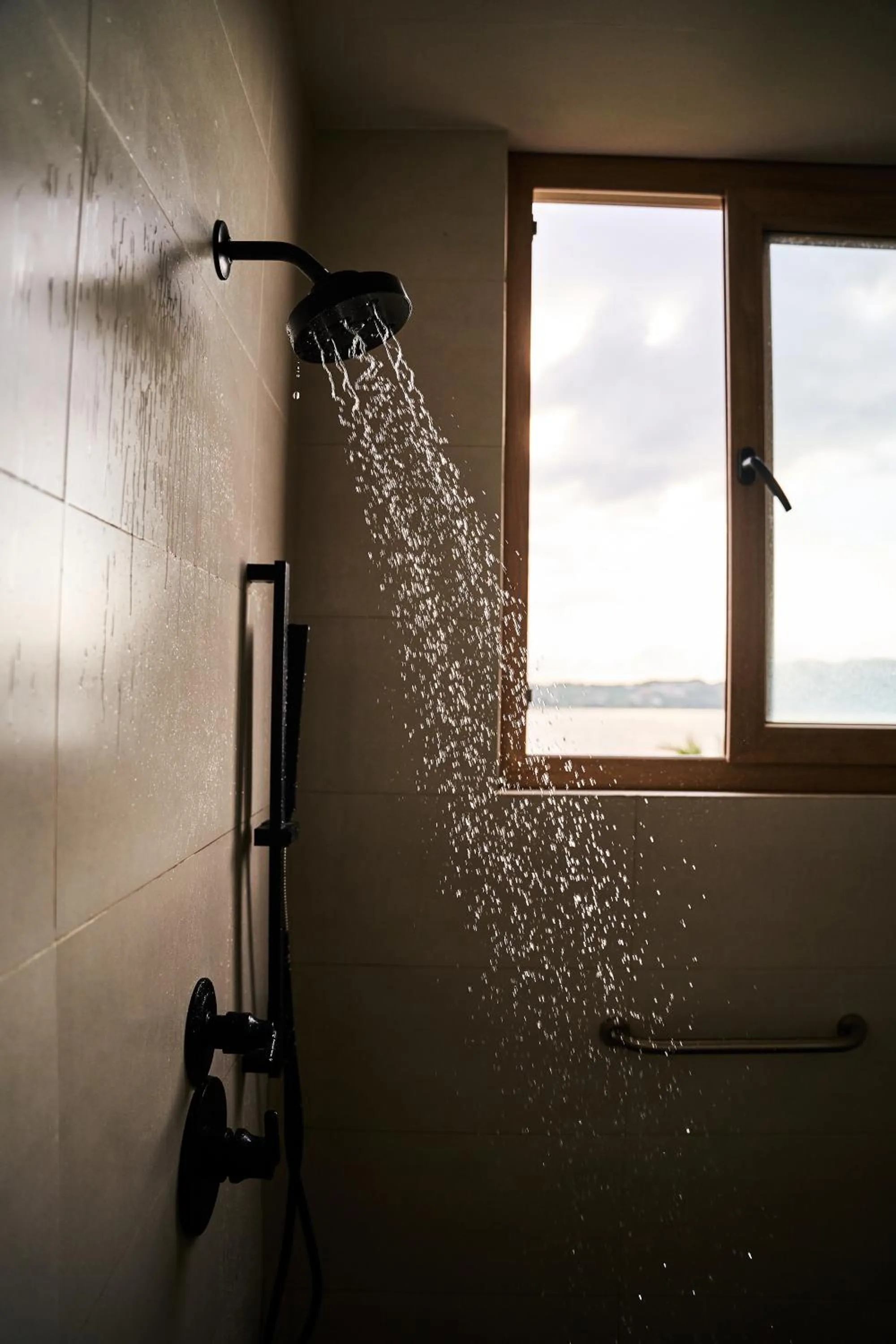 Shower in Hotel Basalto