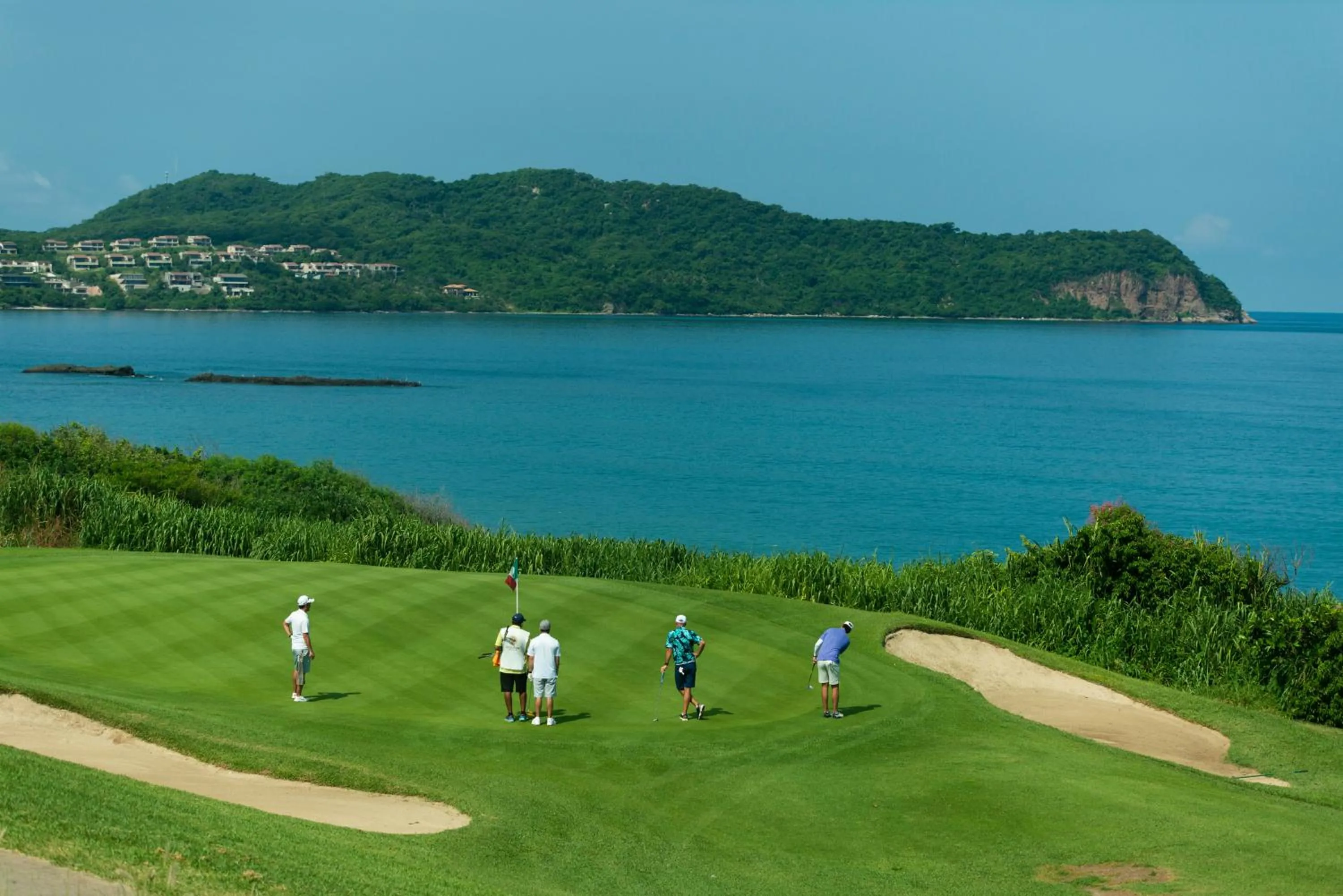 Golfcourse in Hotel Basalto