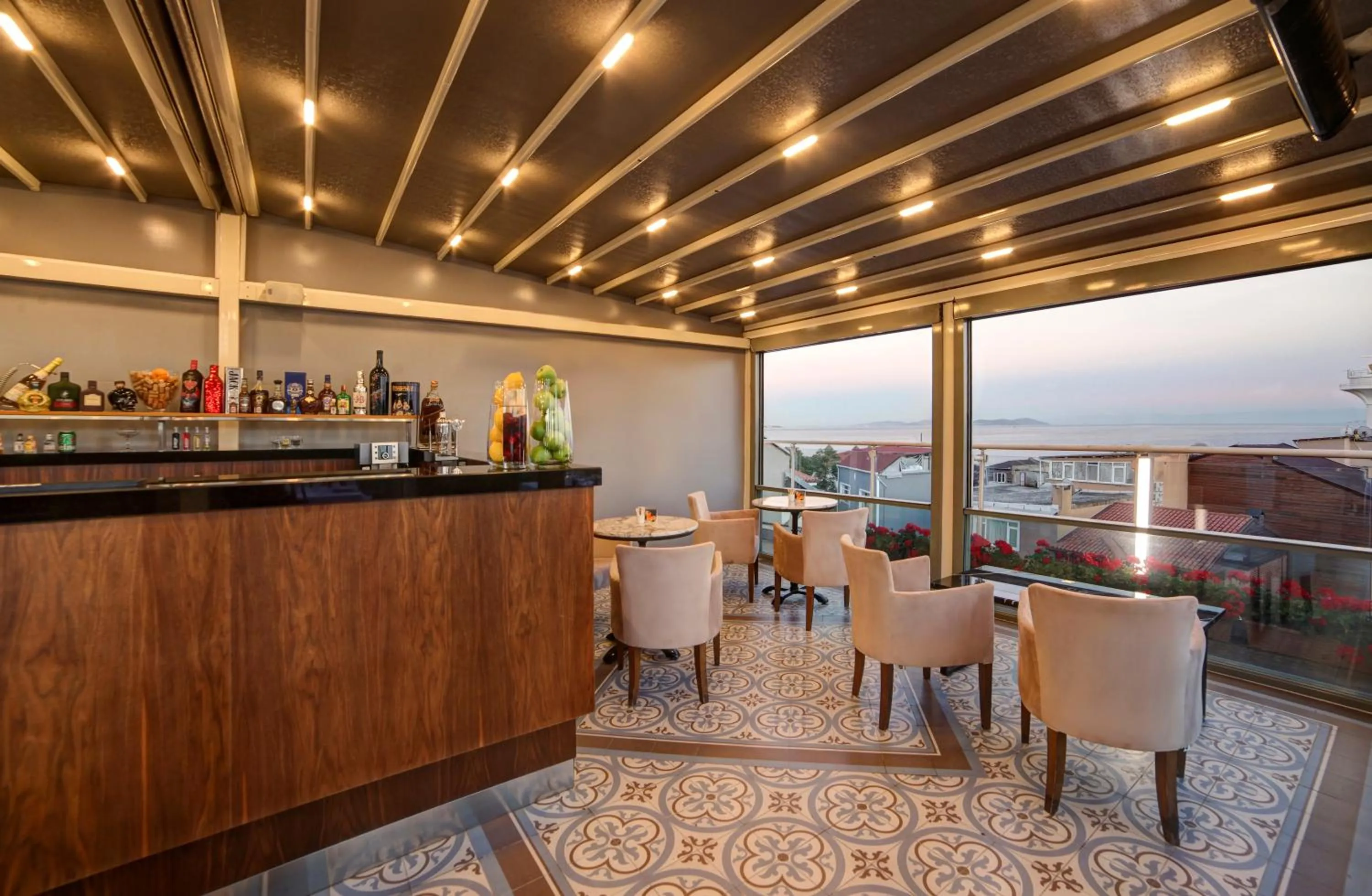 Lounge or bar in Almina Hotel - Special Class