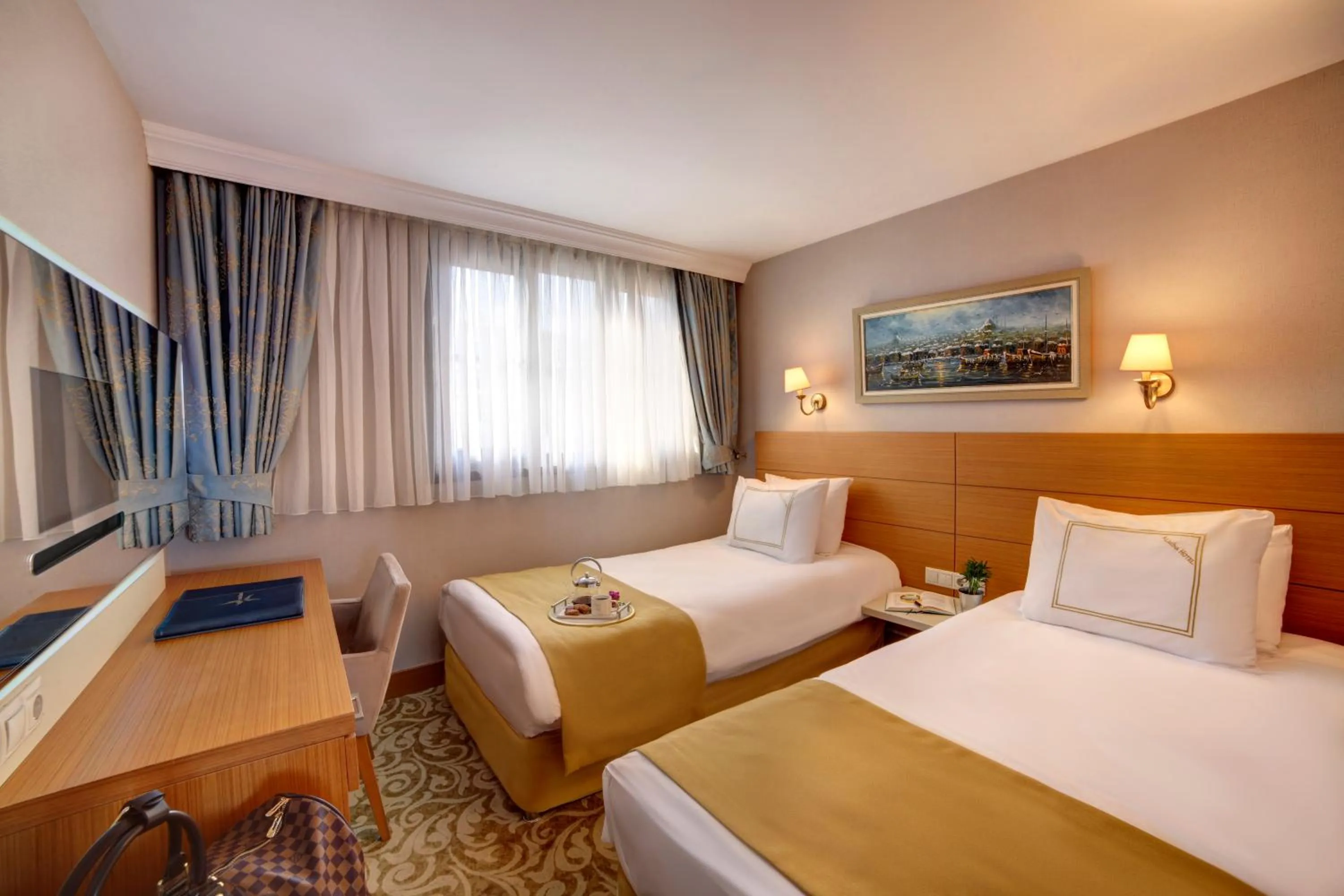 Bed in Almina Hotel - Special Class