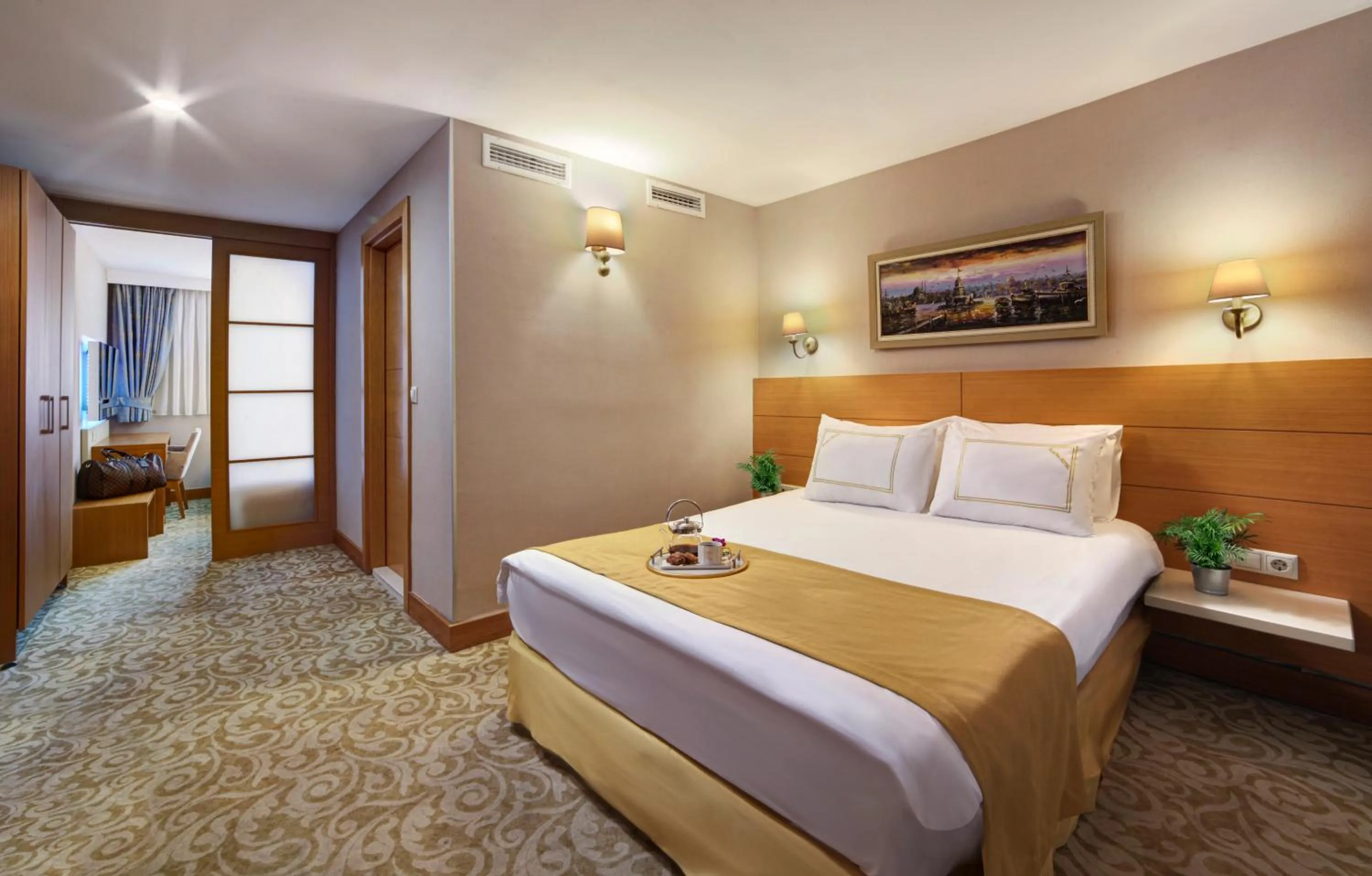 Photo of the whole room, Bed in Almina Hotel - Special Class