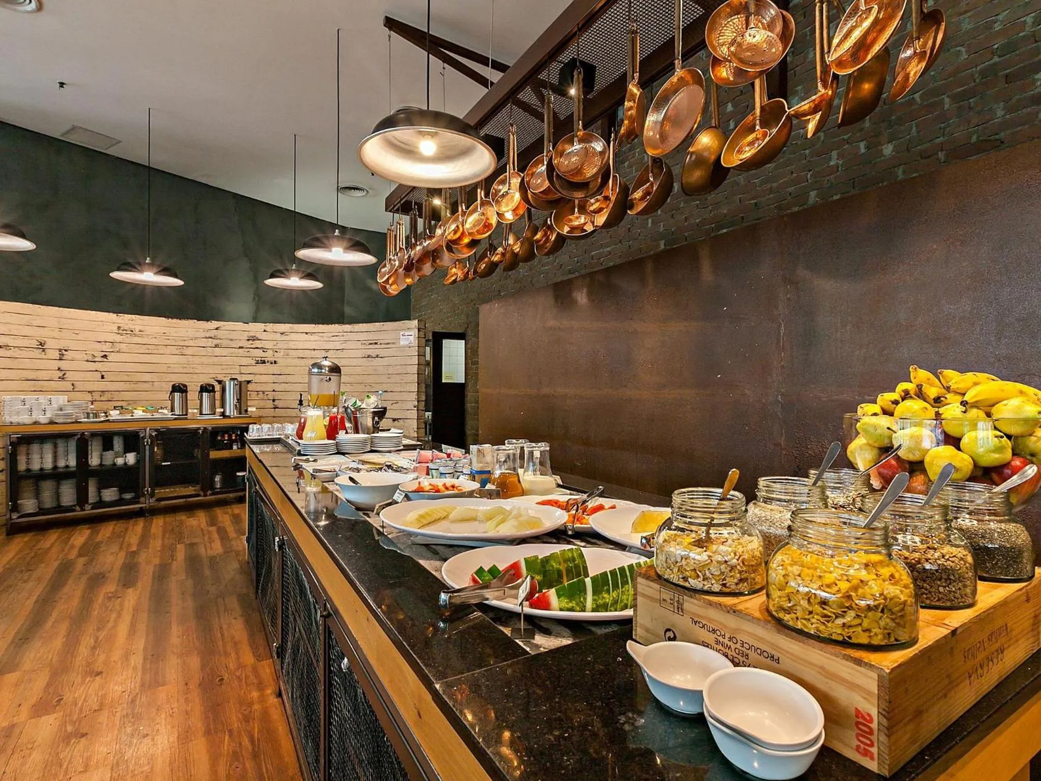 Restaurant/places to eat in You Stay at Vila Olimpia - ITC