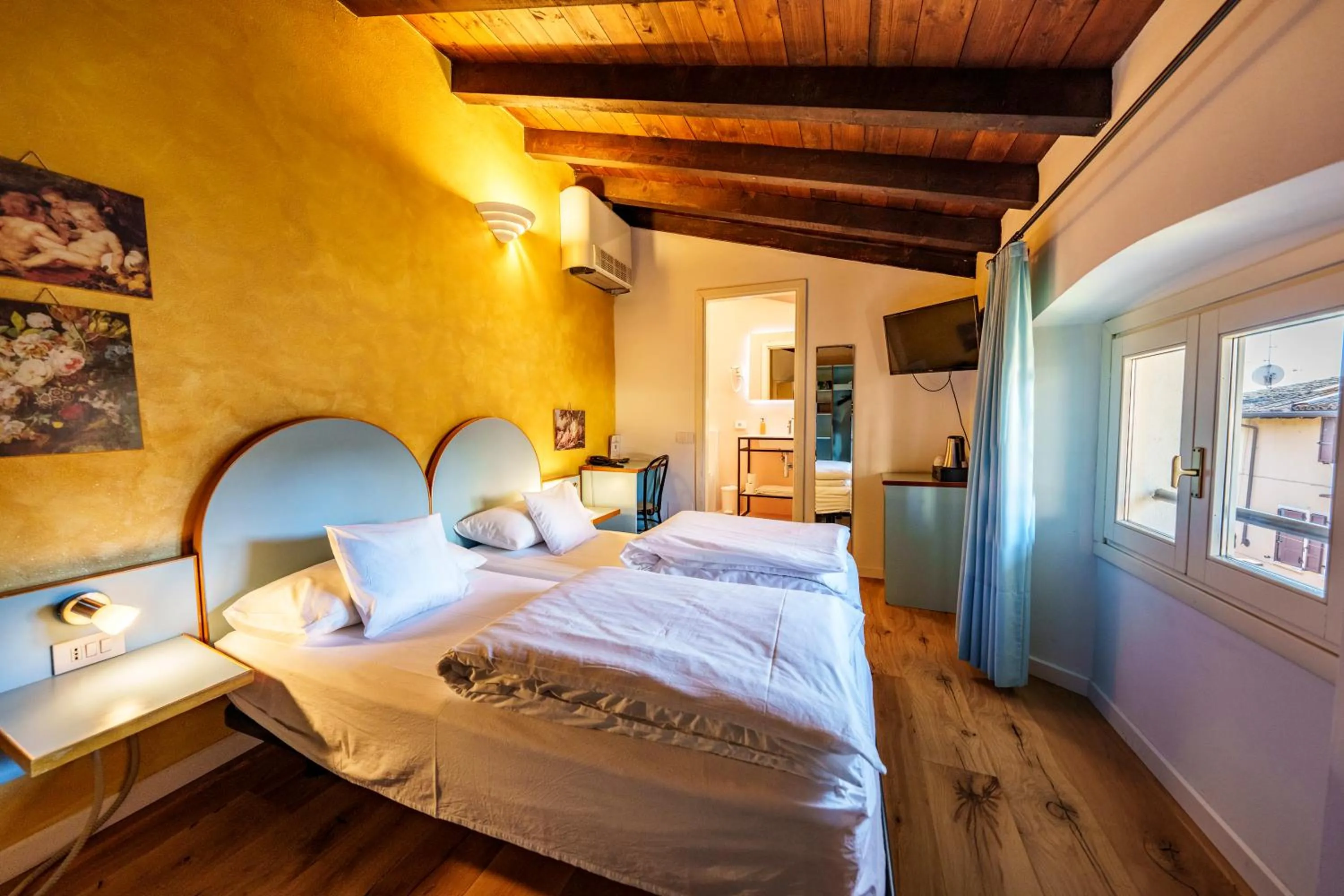 Bedroom, Bed in Hotel San Filis