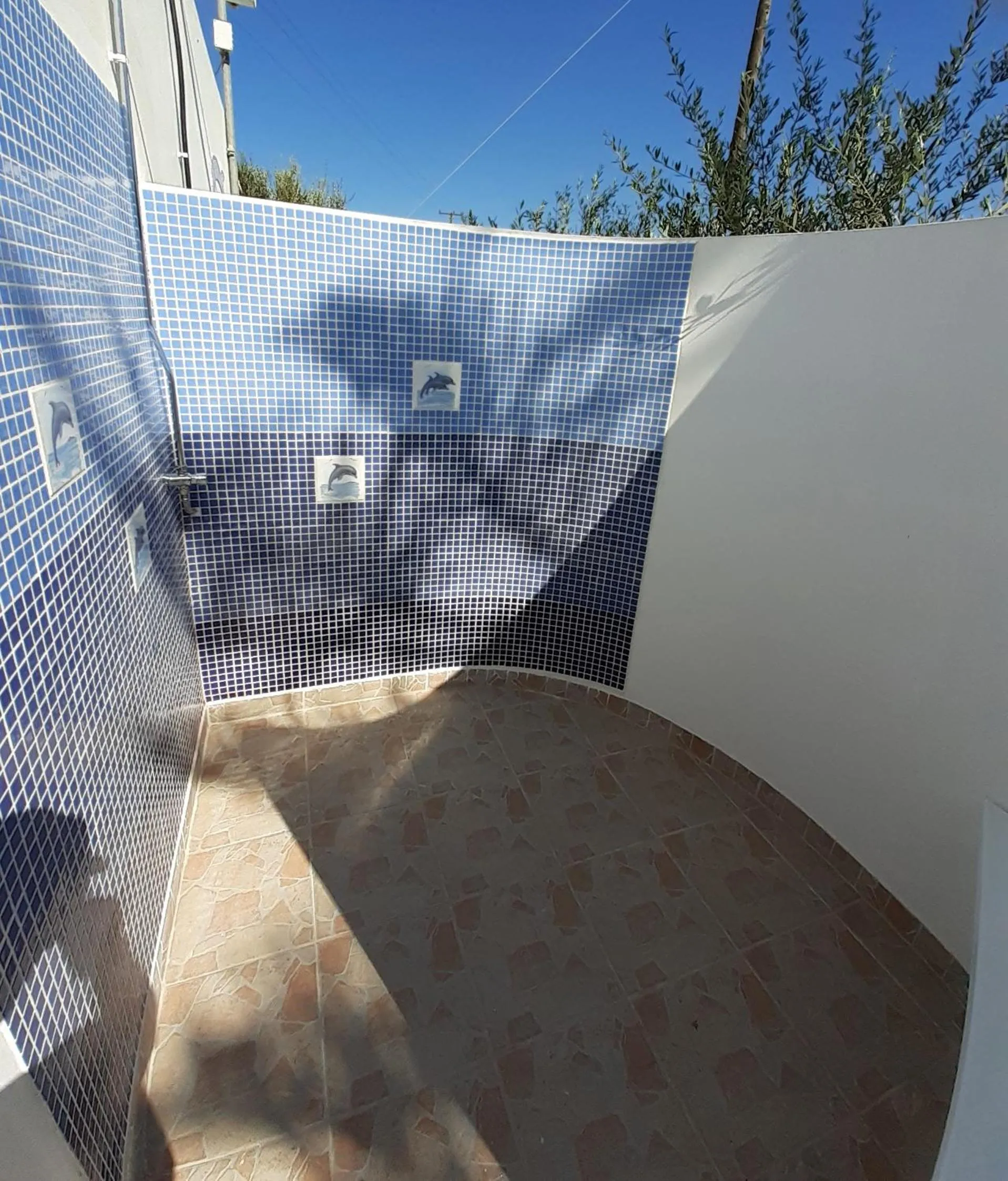 Shower in Delphini Studios - for the disabled