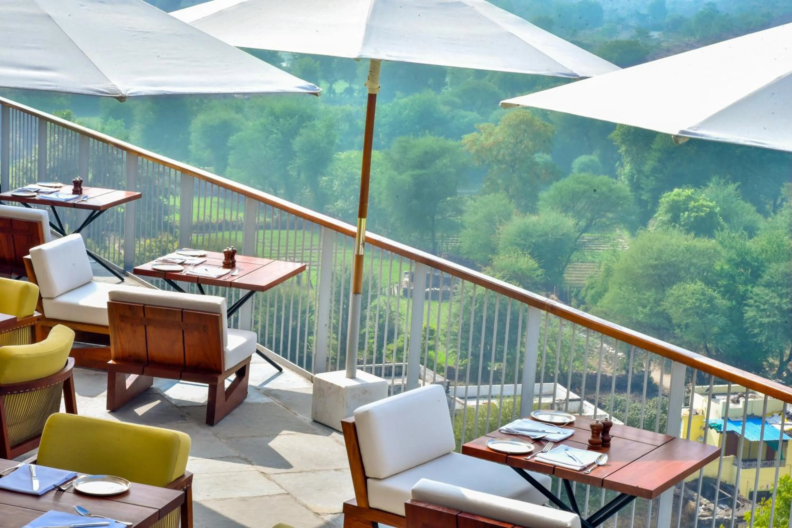 Restaurant/places to eat in RAAS Devigarh