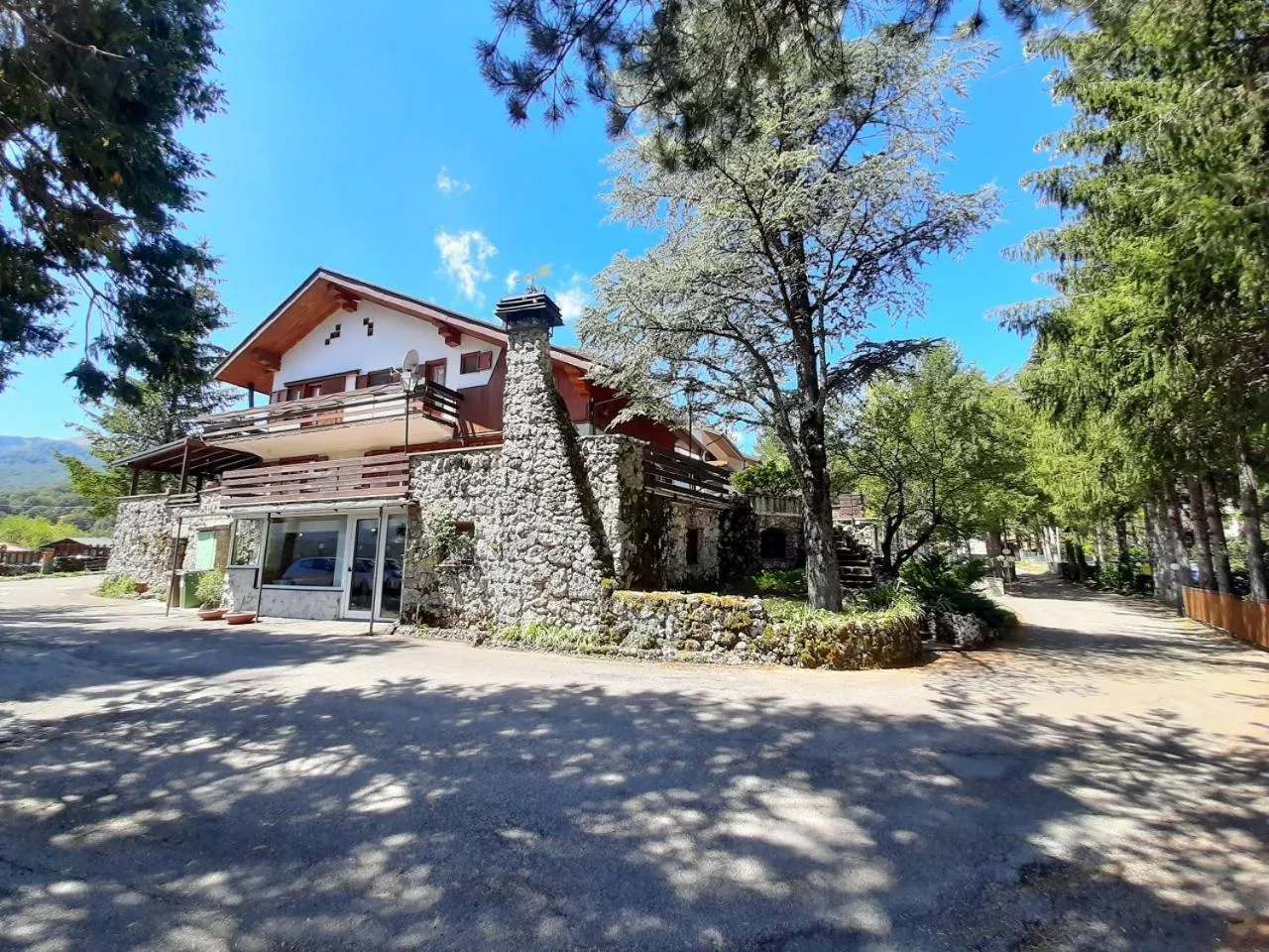 Property building, Winter in Hotel Orso Bianco