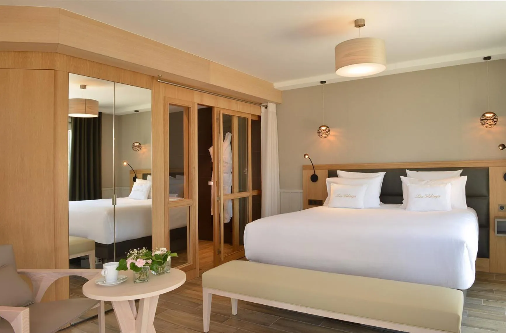 Bed in Hotel Les Vikings