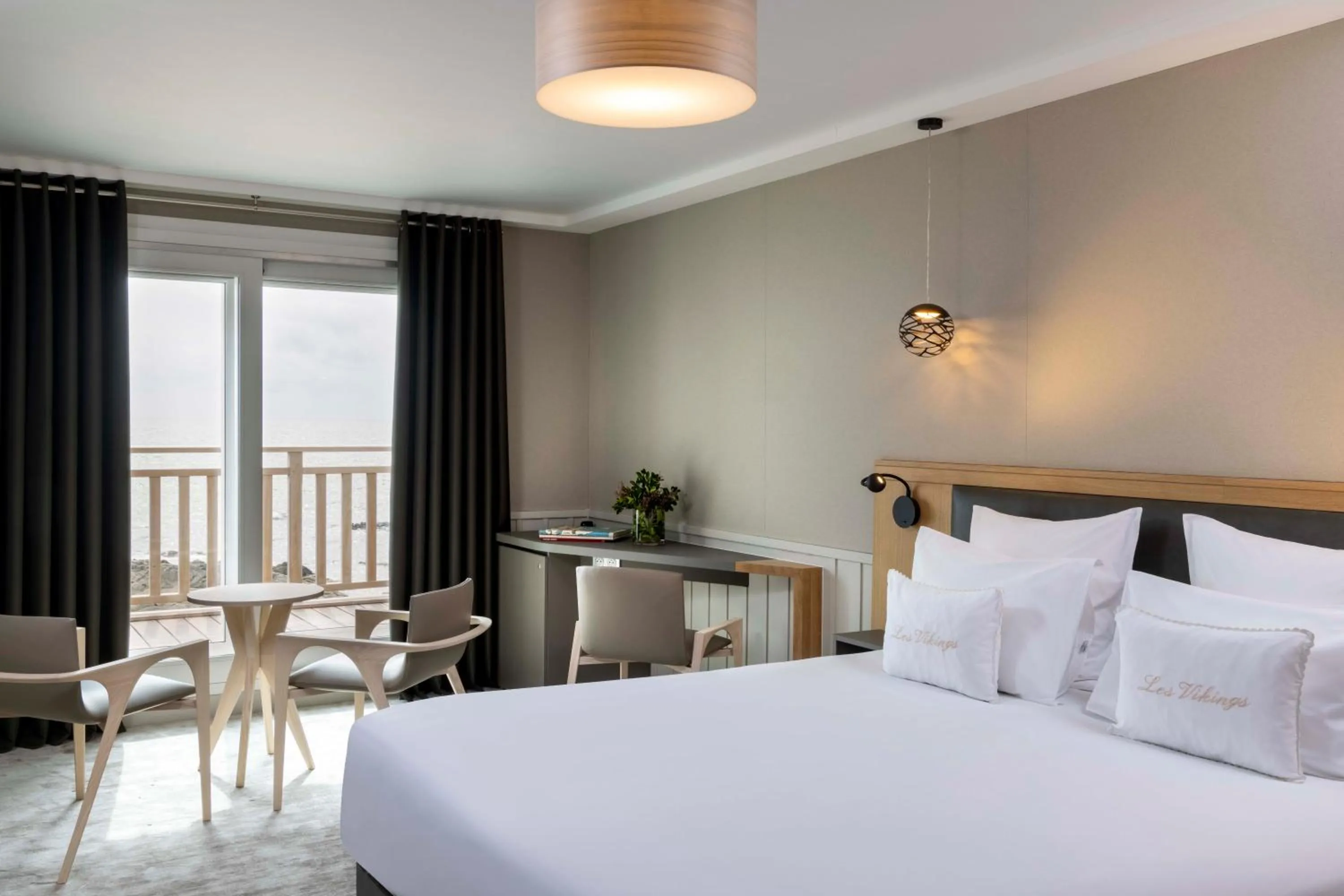 Bed in Hotel Les Vikings