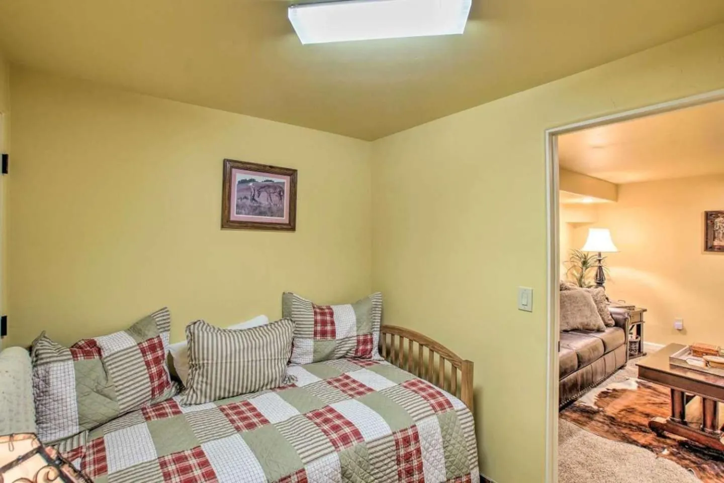 Bed in Private, Quite Casita , N. Scottsdale area,Private Pool & Patio, Cave Creek Az.