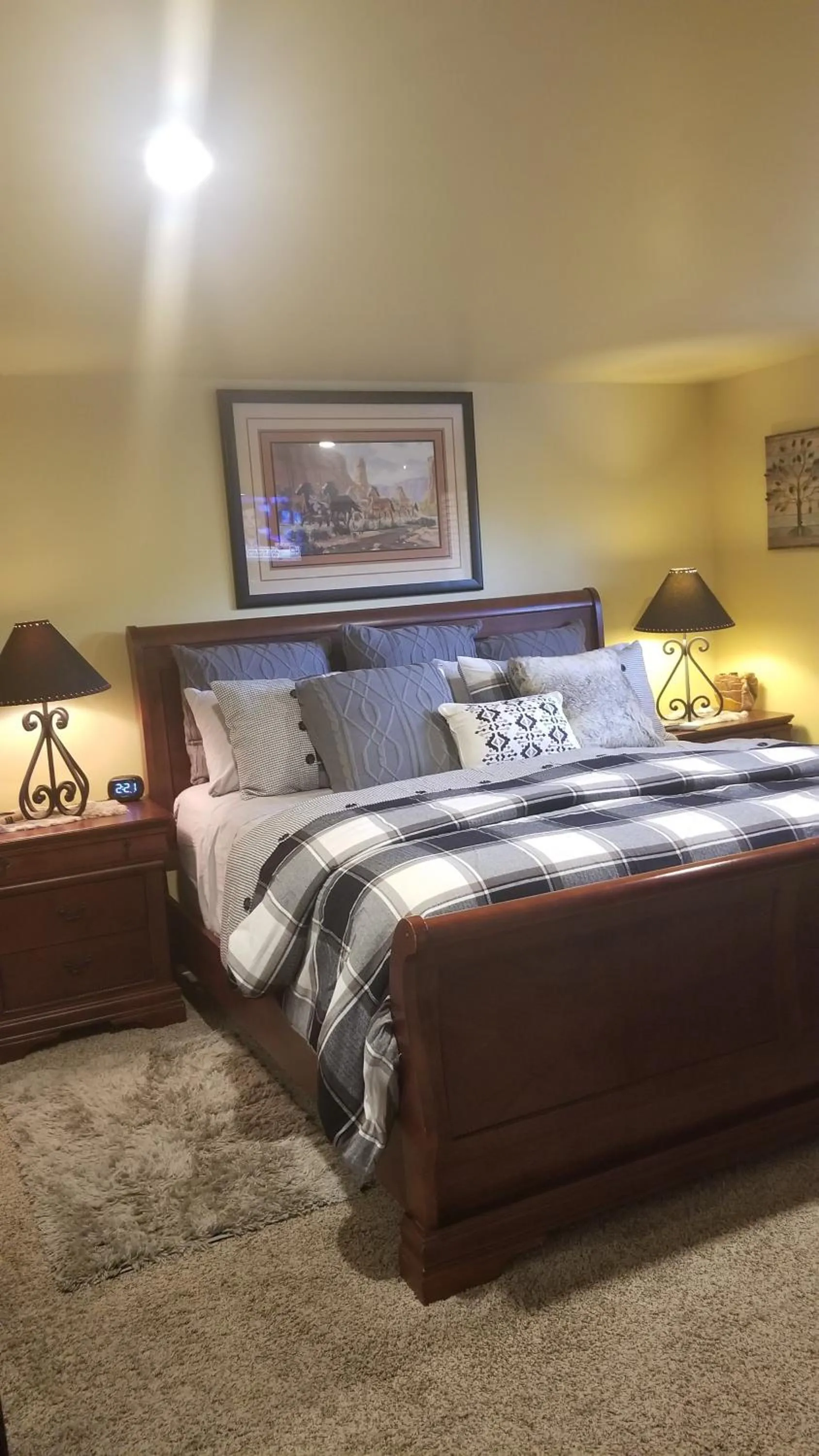 Bed in Private, Quite Casita , N. Scottsdale area,Private Pool & Patio, Cave Creek Az.