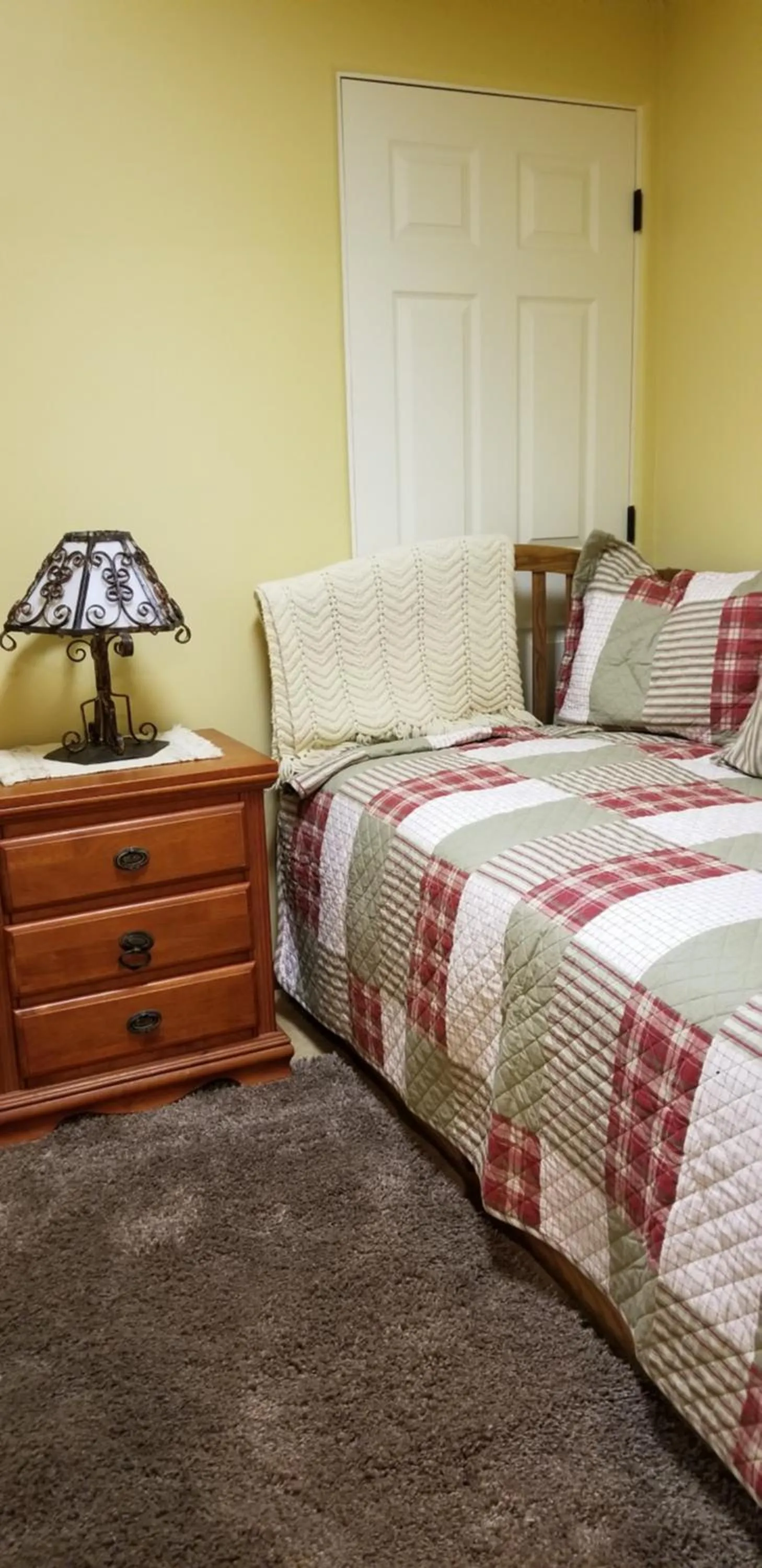 Bed in Private, Quite Casita , N. Scottsdale area,Private Pool & Patio, Cave Creek Az.