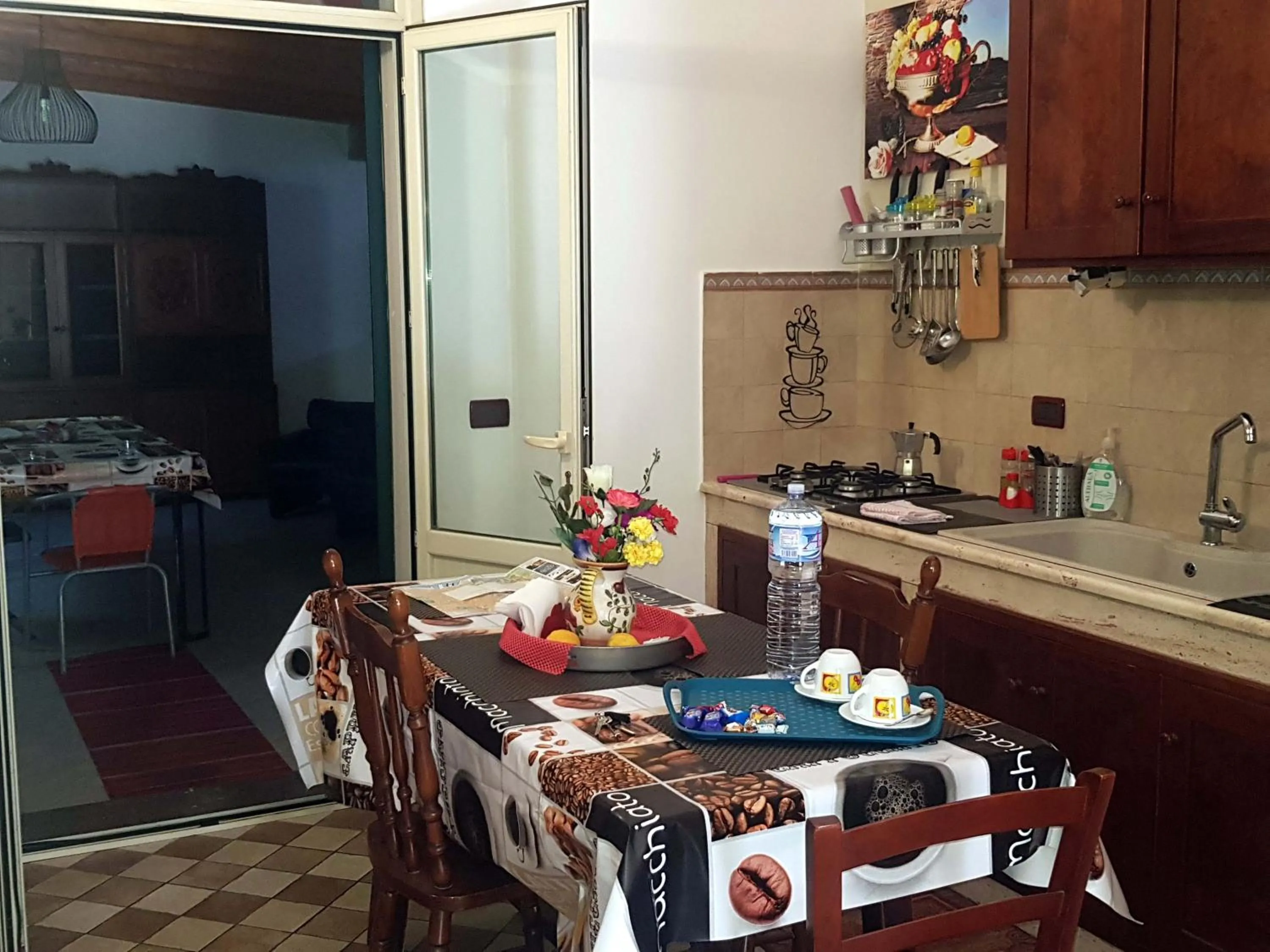 kitchen in Casa Ròtre in the historic center of Palermo