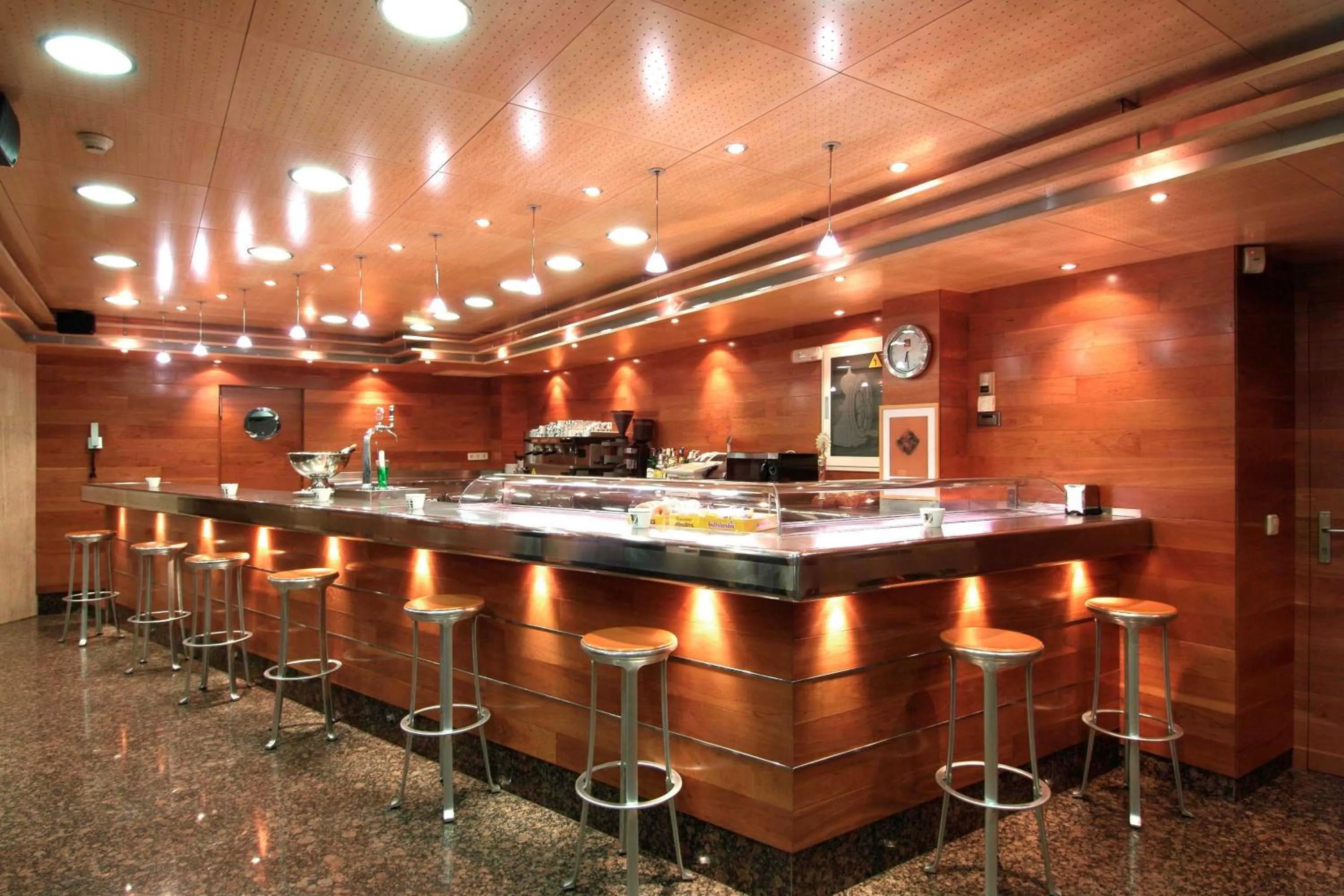 Restaurant/places to eat in Hotel Chané