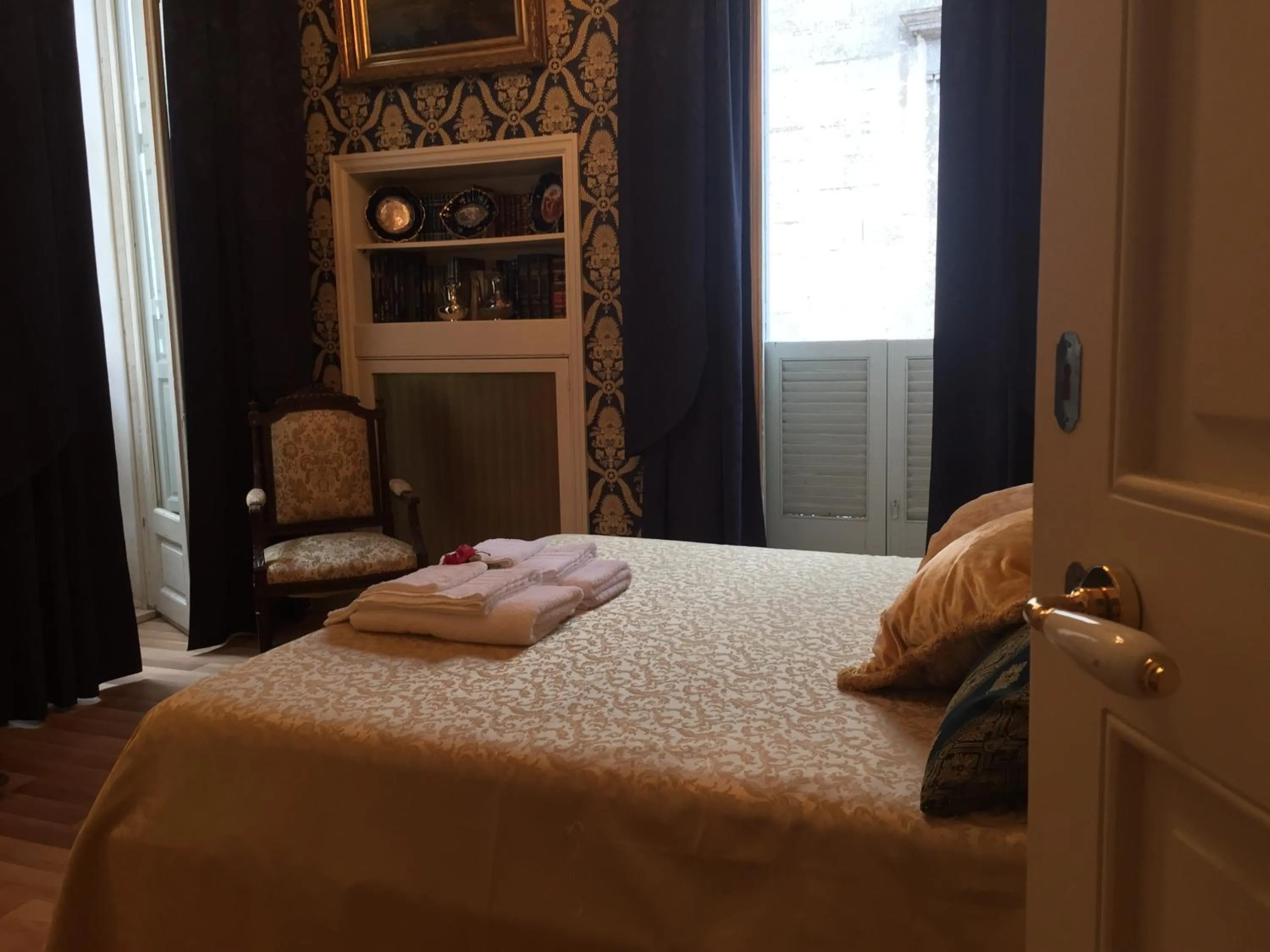 Bedroom in Palazzo Laguardia