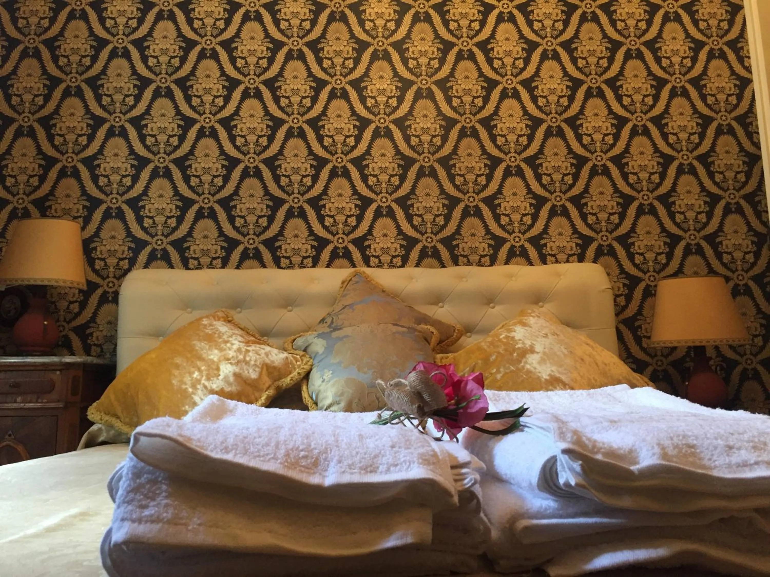 Bedroom in Palazzo Laguardia