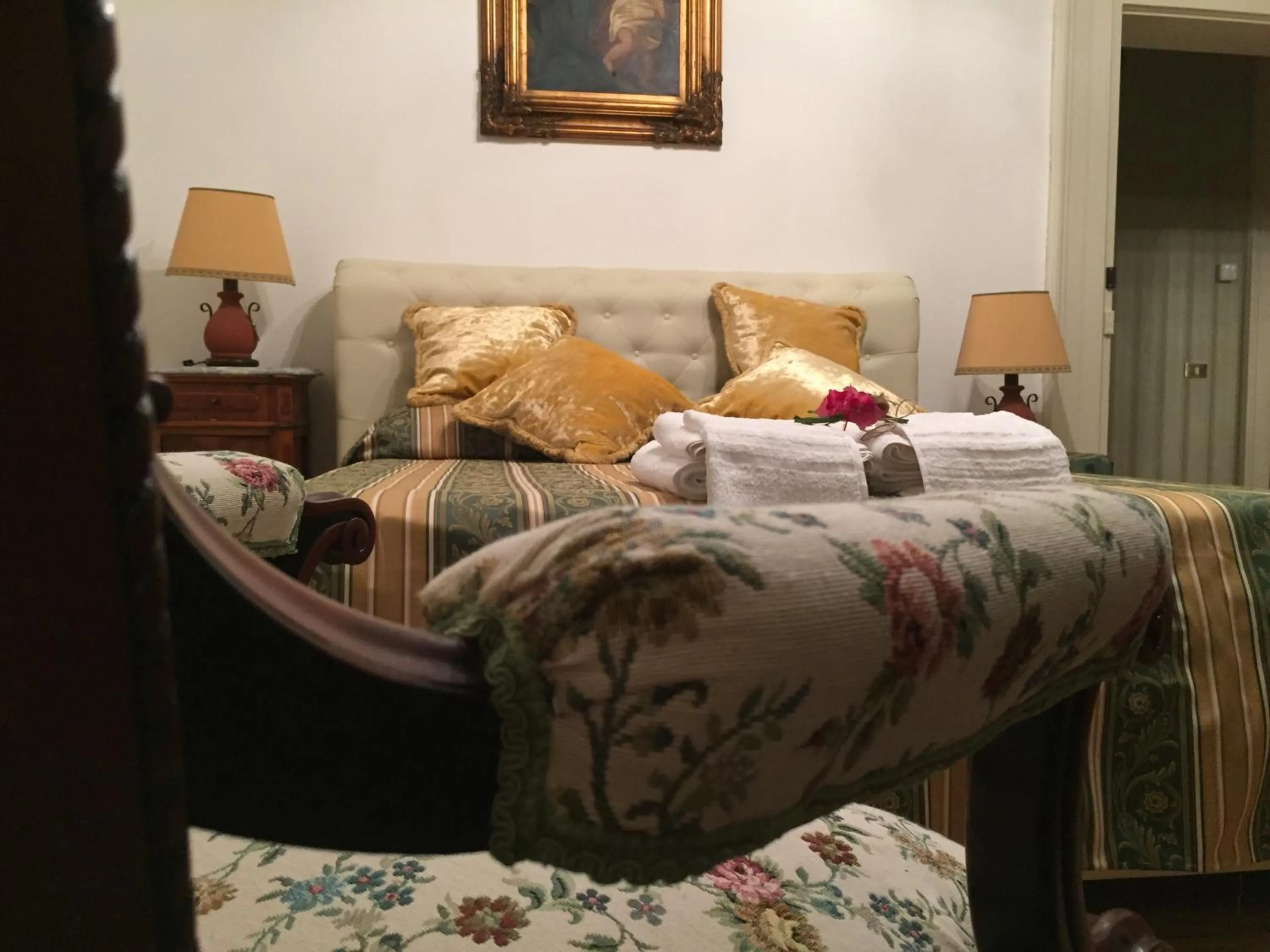 Bedroom in Palazzo Laguardia