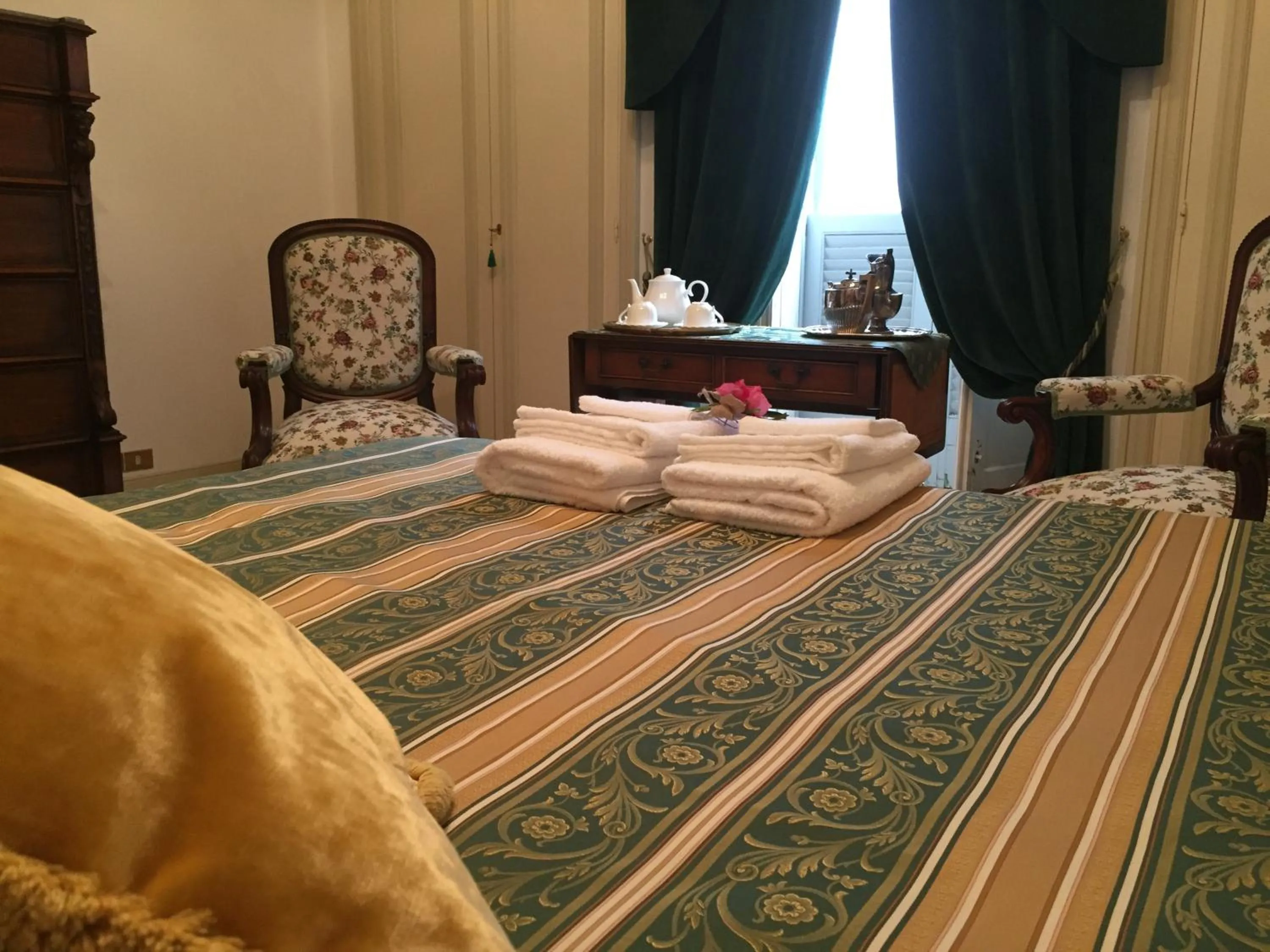 Bedroom in Palazzo Laguardia