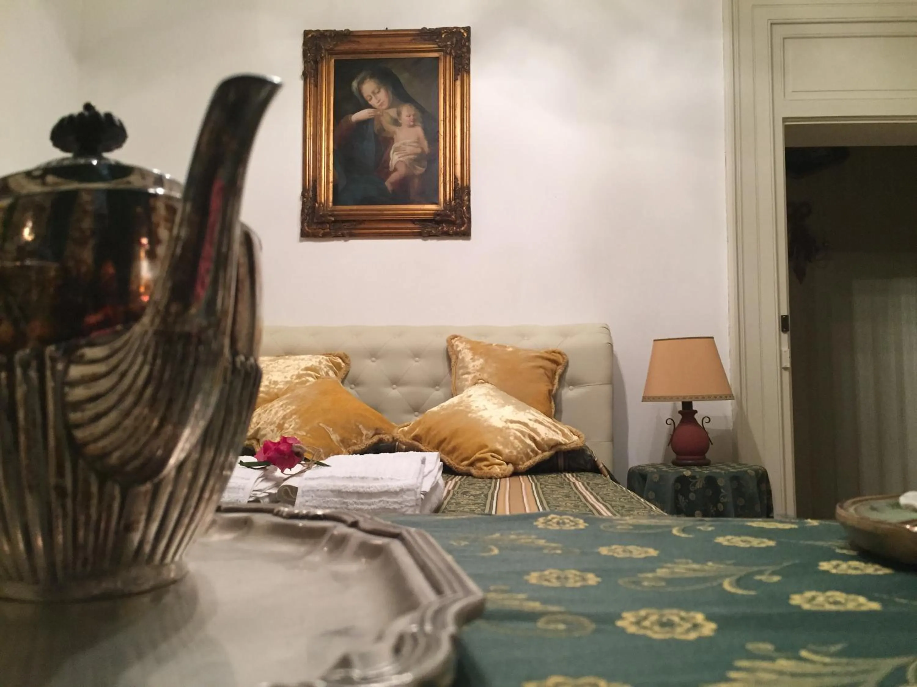 Bedroom in Palazzo Laguardia