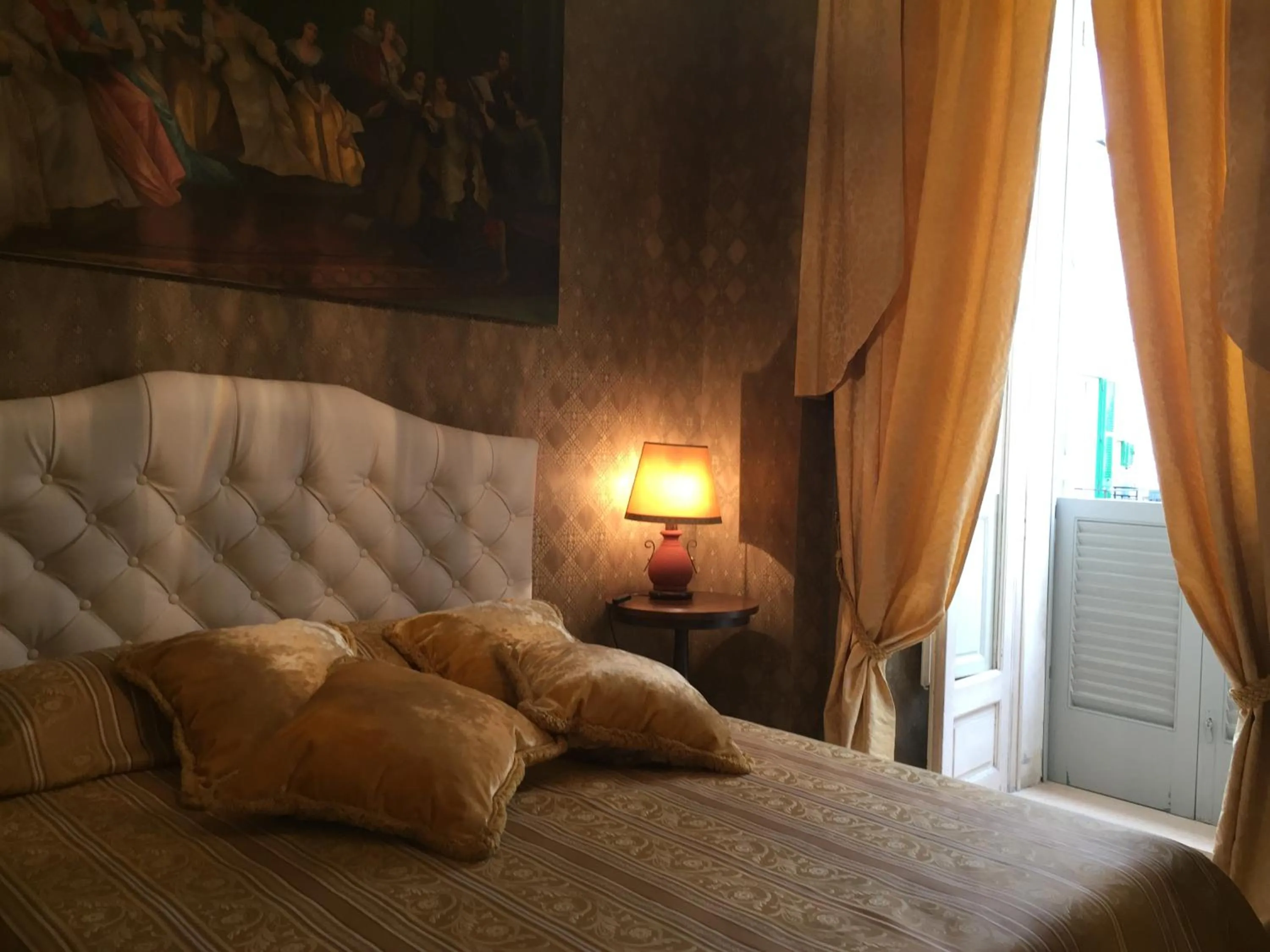 Bedroom in Palazzo Laguardia