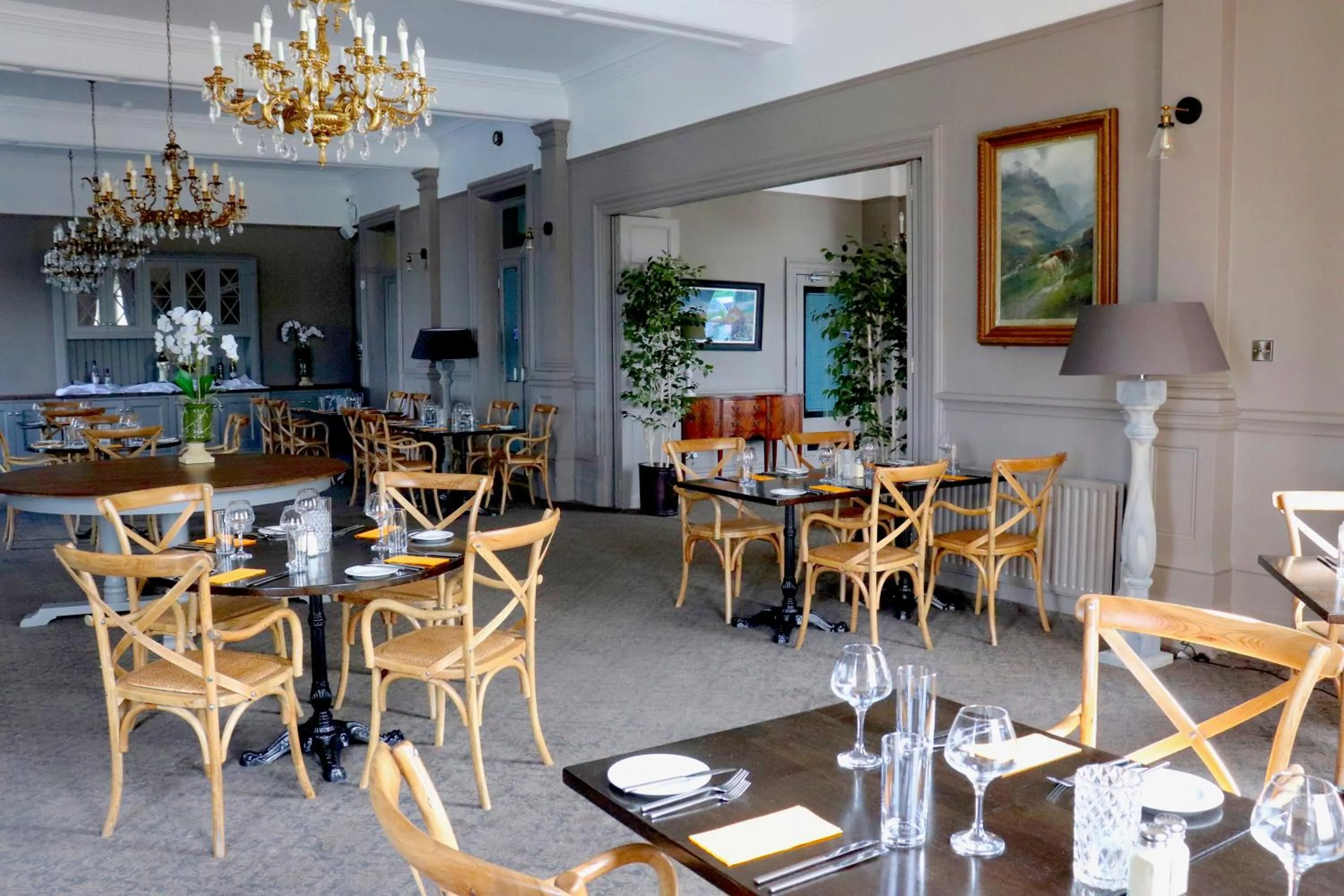 Restaurant/places to eat in Causeway Hotel