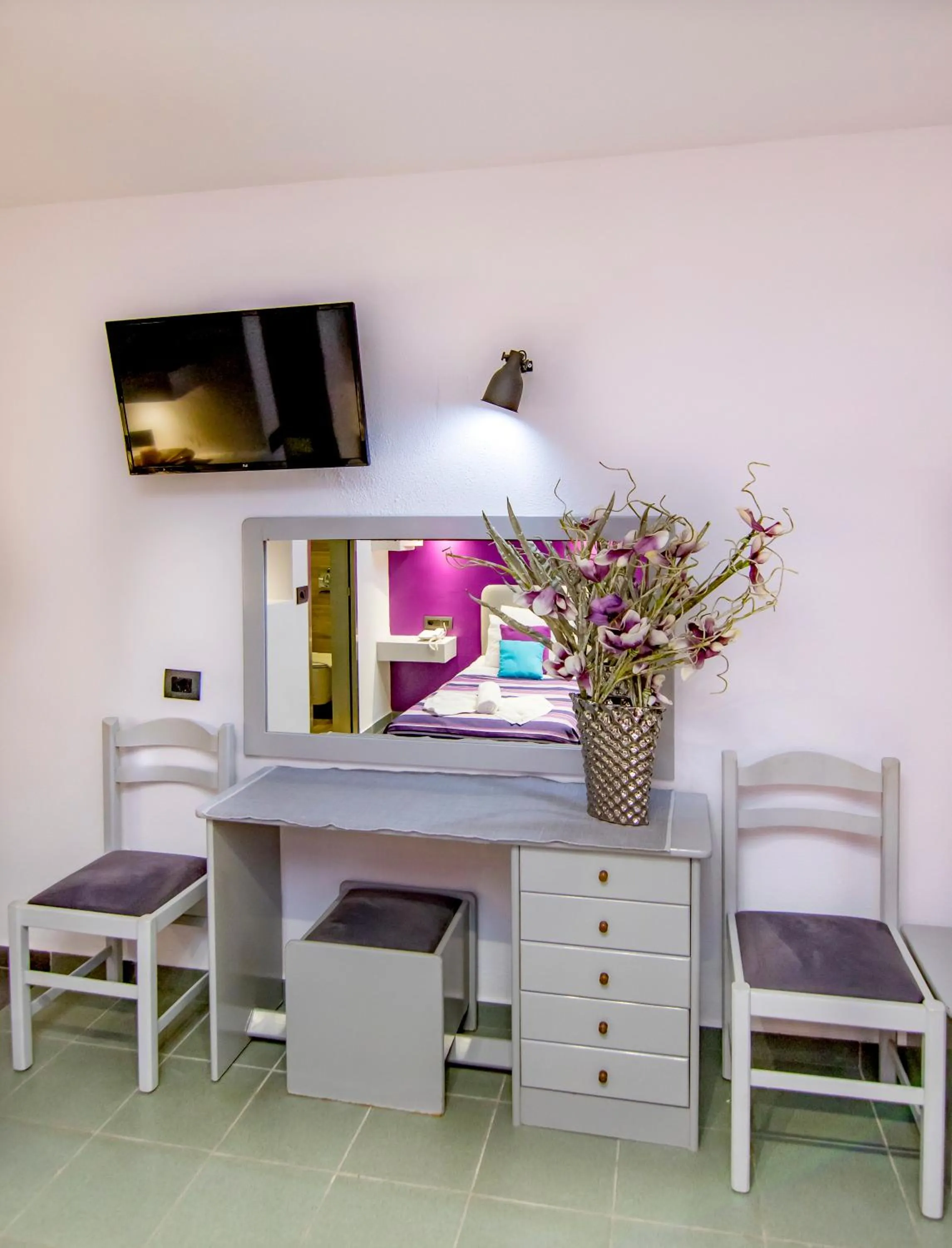 TV and multimedia in Kahlua Hotel Apartments