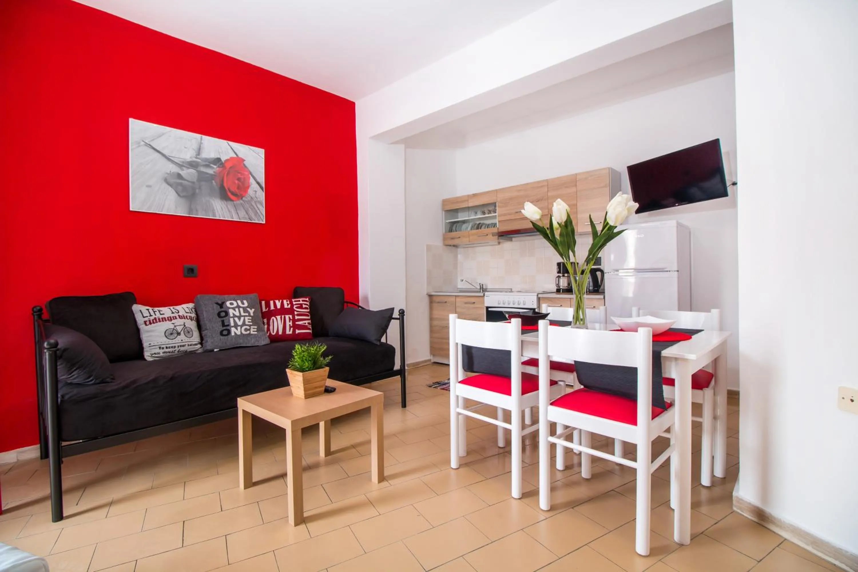 TV and multimedia in Kahlua Hotel Apartments