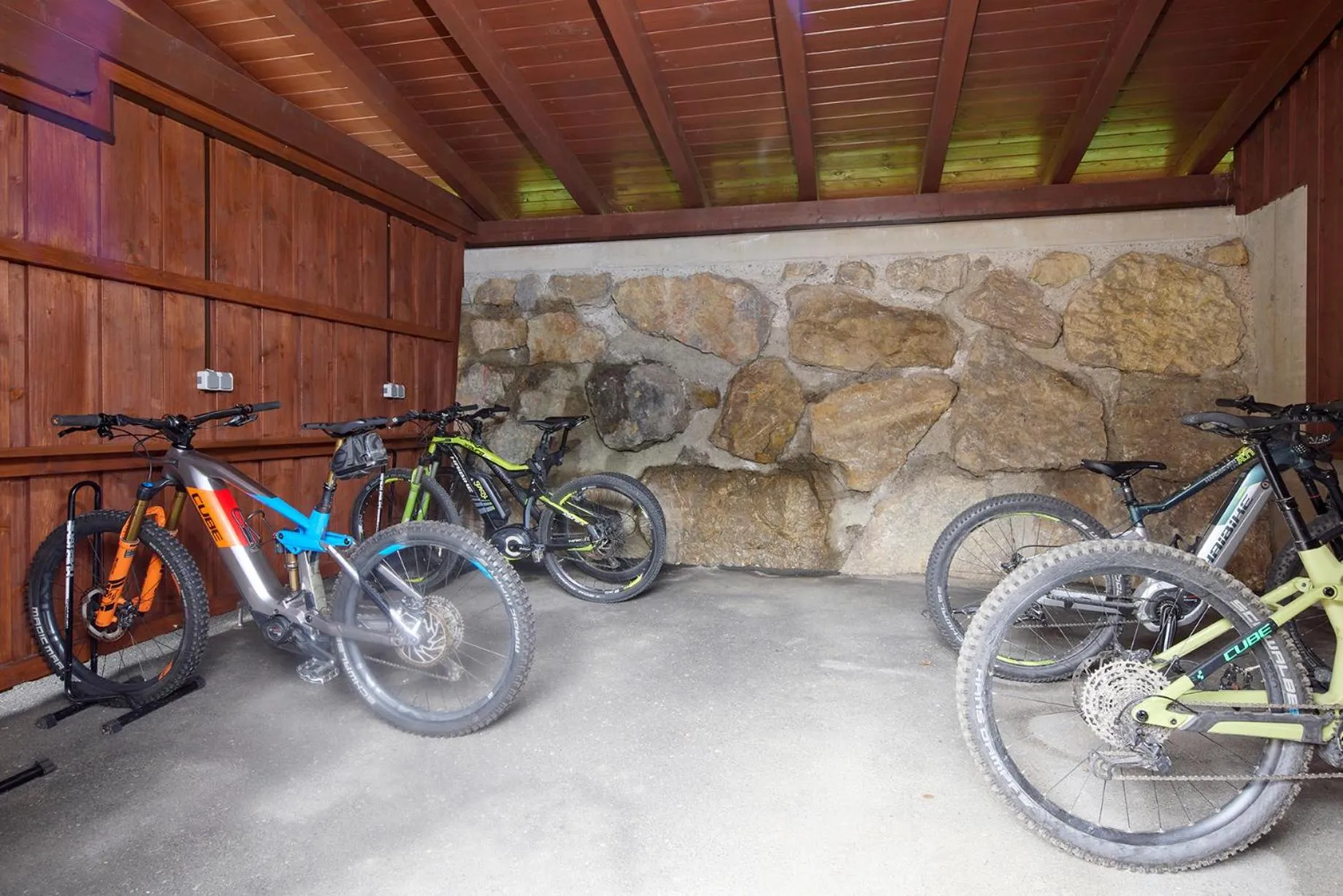 Cycling in Hotel Hubertus