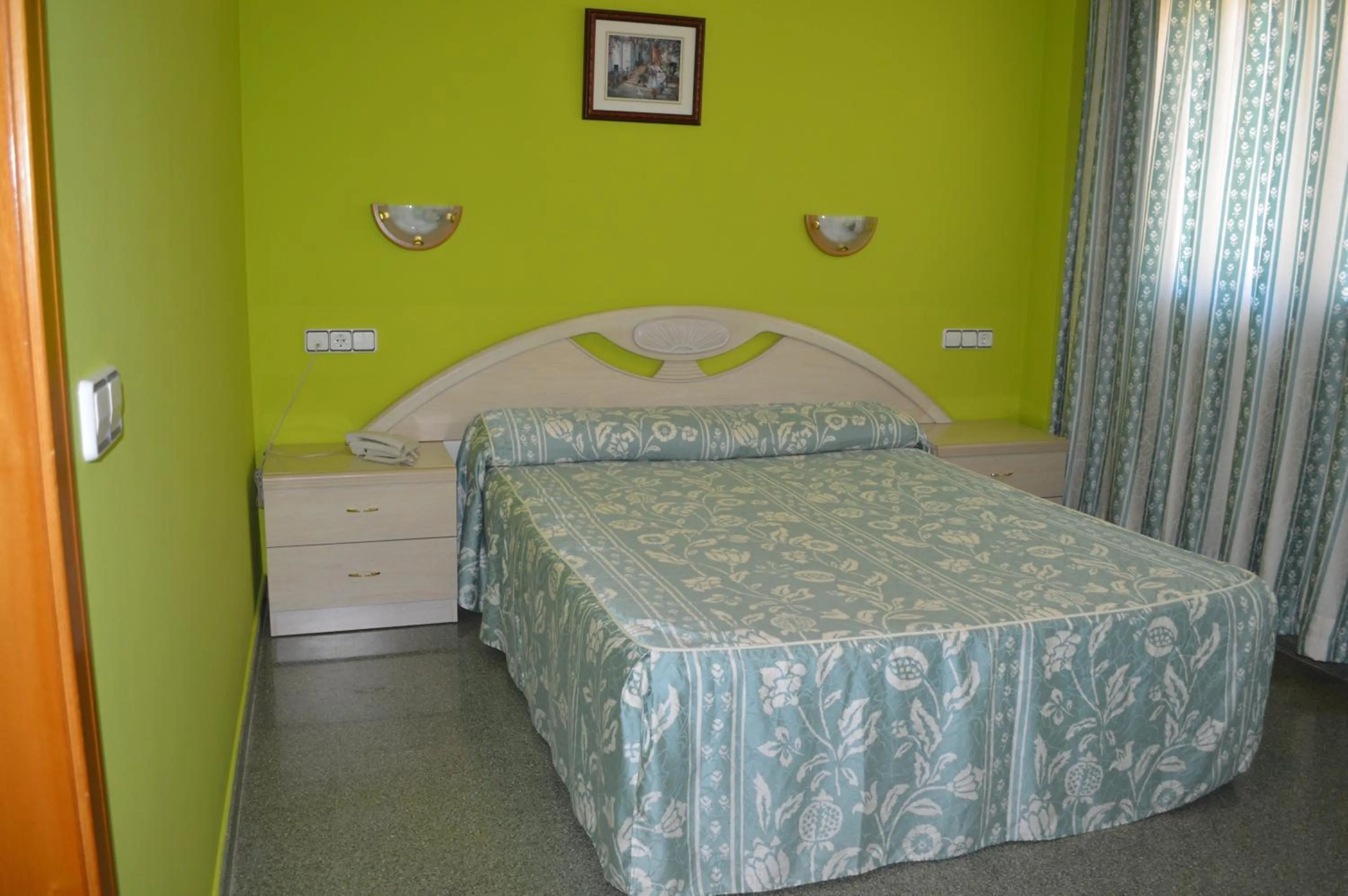 Bed in Hotel Don Pelayo