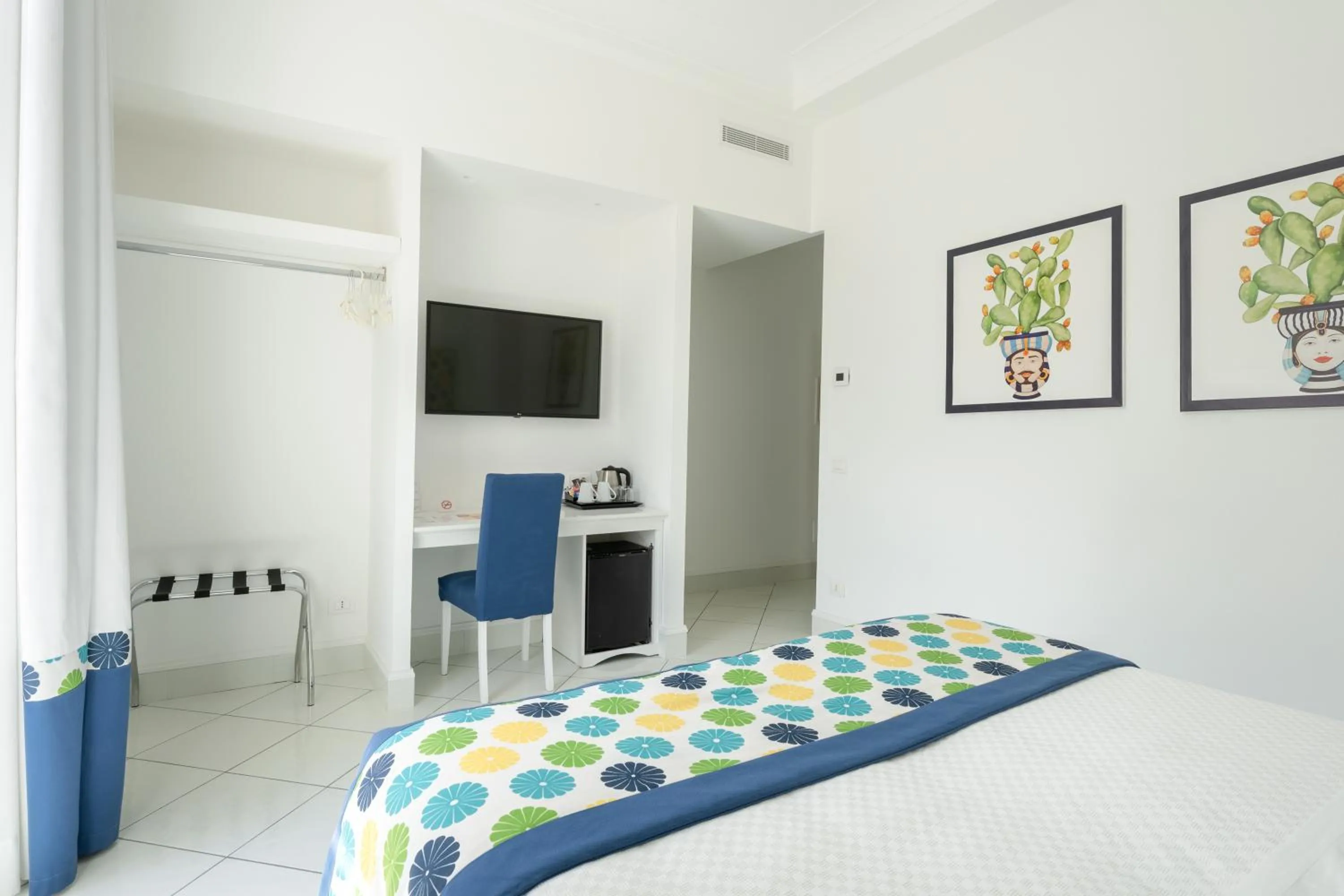 Bedroom, Bed in Duomo Guest House - Stay in Sorrento